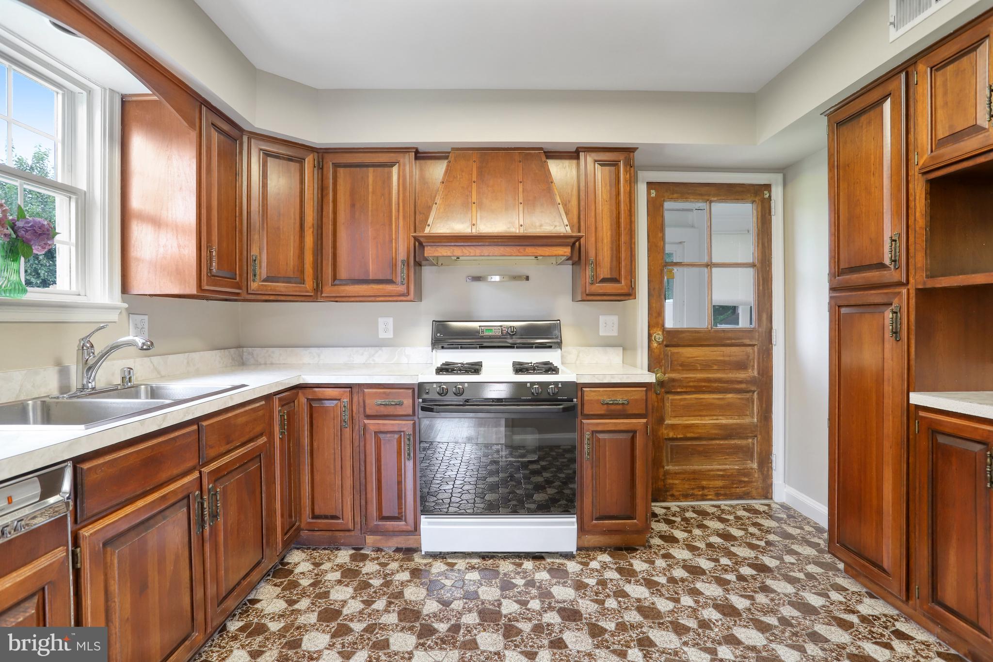 ASHTON HEIGHTS - Residential