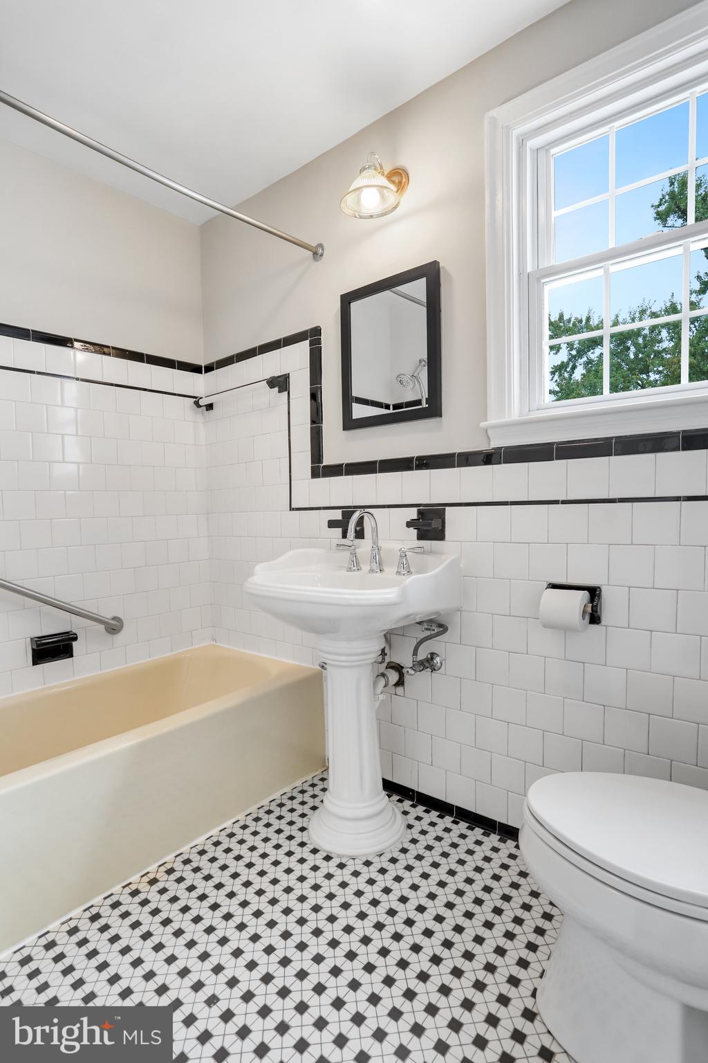 ASHTON HEIGHTS - Residential