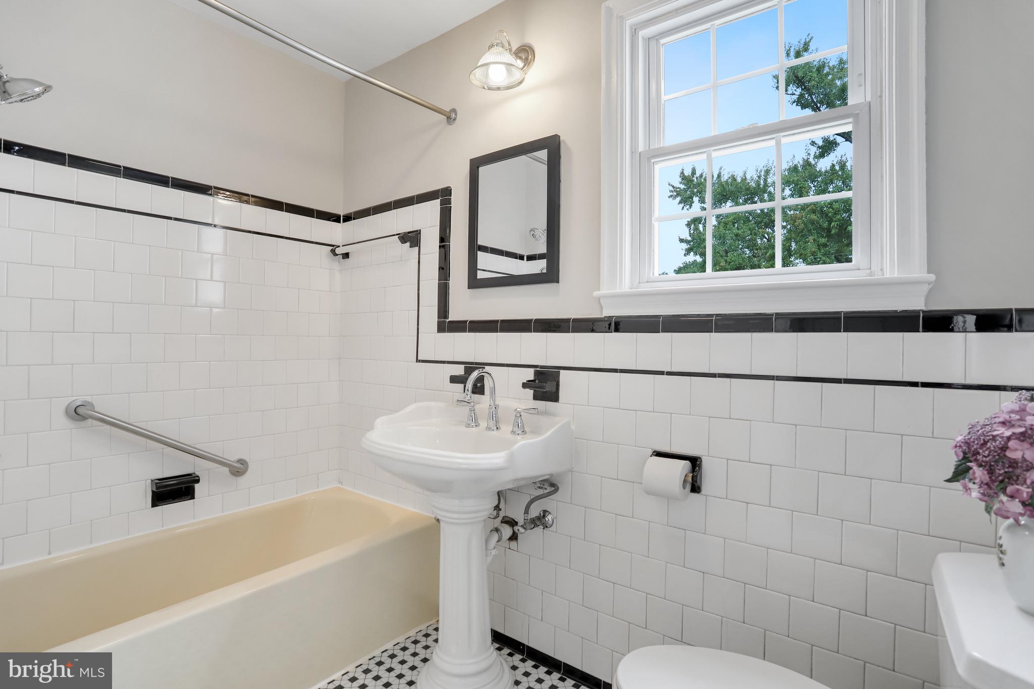 ASHTON HEIGHTS - Residential