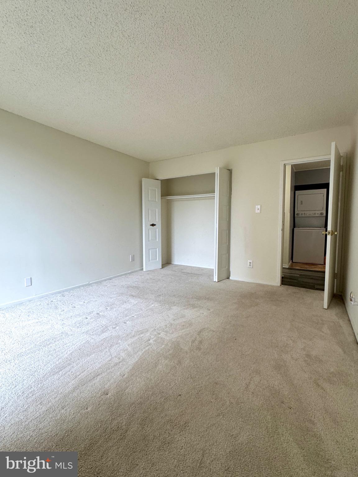 IDYLWOOD TOWERS - Residential