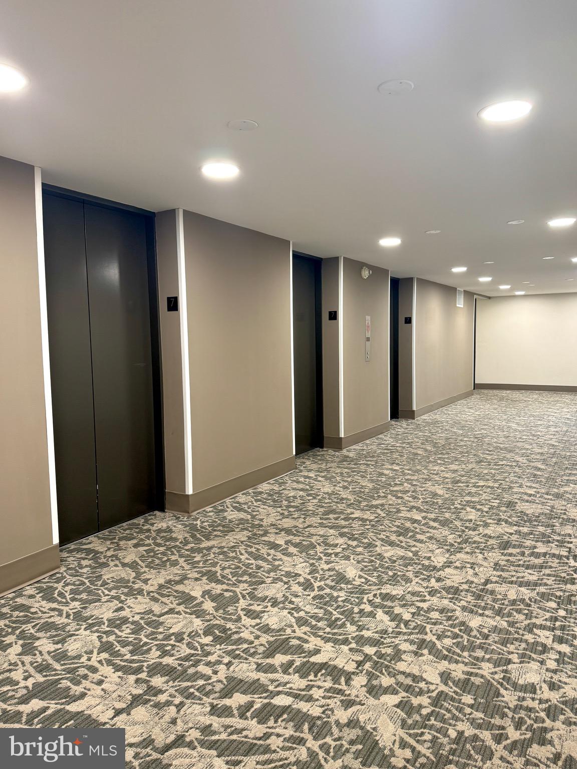 IDYLWOOD TOWERS - Residential