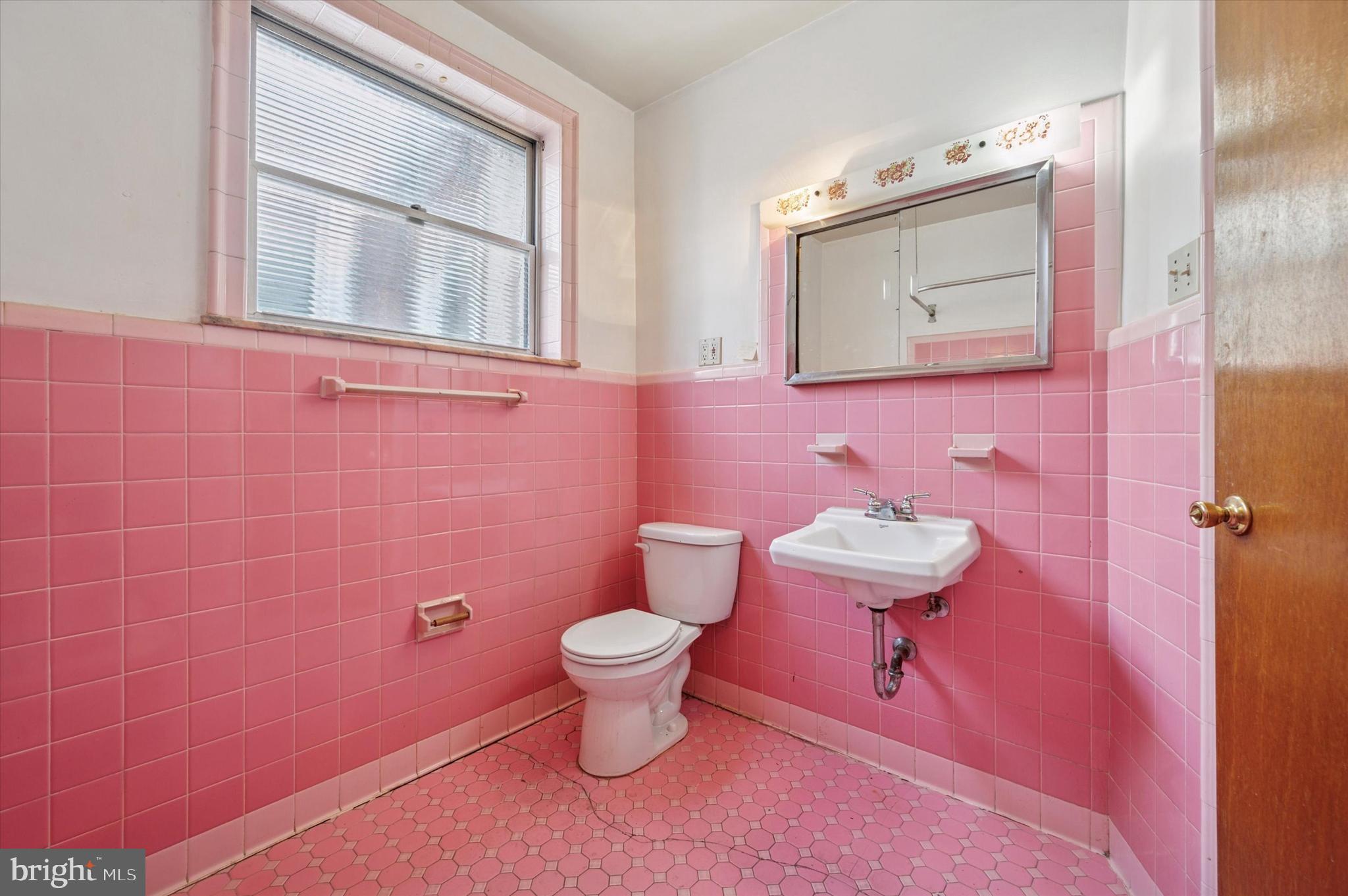 **Pretty in Pink and Full of Personality!** This second-floor South Philly stunner is serving up vintage charm with a splash of sass. With serious retro vibes, this one-bedroom, one-bath is practically begging for your cool thrifted finds and mid-century flair. The spacious bedroom is tucked quietly in the back—perfect for night owls and nap lovers—and comes with a walk-in closet big enough to make your wardrobe feel fancy. The open kitchen has tons of cabinet space, while the sun-soaked living room (hello, southern exposure!) is just waiting for your plant collection to thrive. You’re just steps from ACME, the South Philly Co-op, Los Gallos for next-level tacos, and classic neighborhood favorite Wolf Street Pizza. Add in easy street parking and a five-minute hop to both I-76 and I-95, and you've got a sweet spot that checks all the boxes. Available now—come see it before someone else grabs it! Owner will consider Pets with monthly fee and deposit on case by case basis.