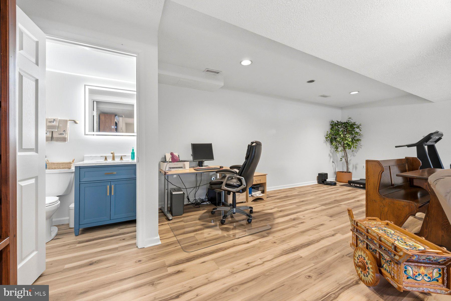 CLIPPER HILL ESTATES - Residential