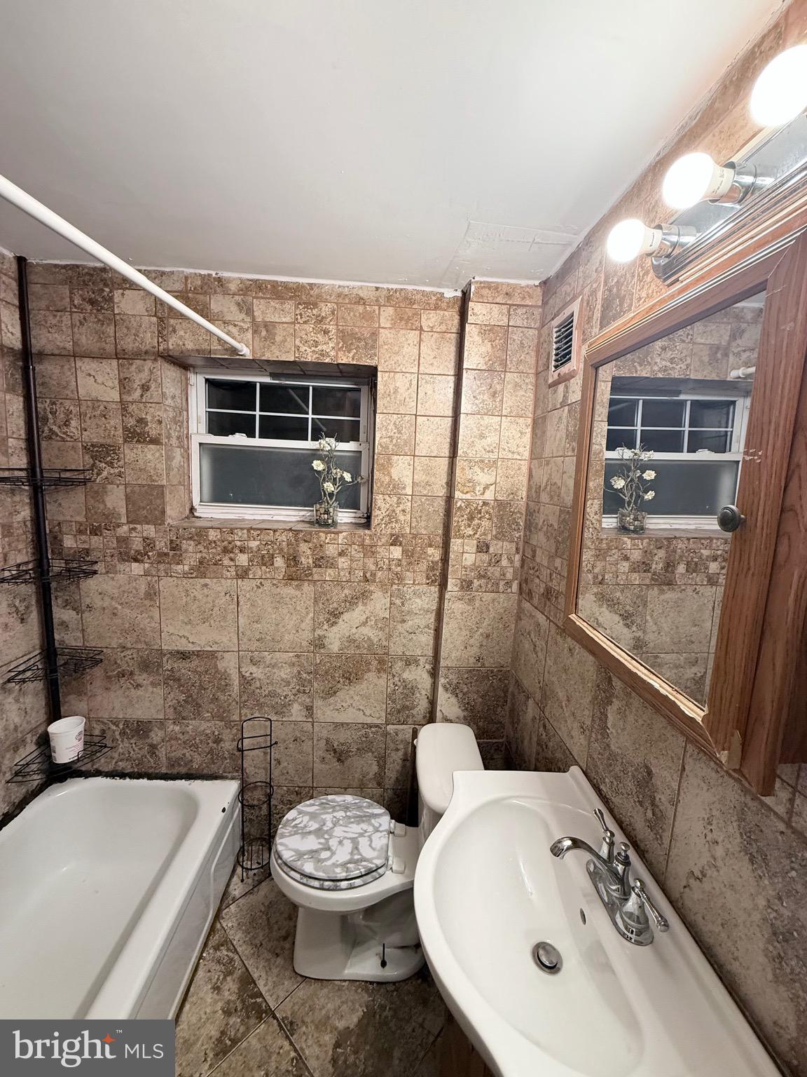 LOWER MOYAMENSING - Residential