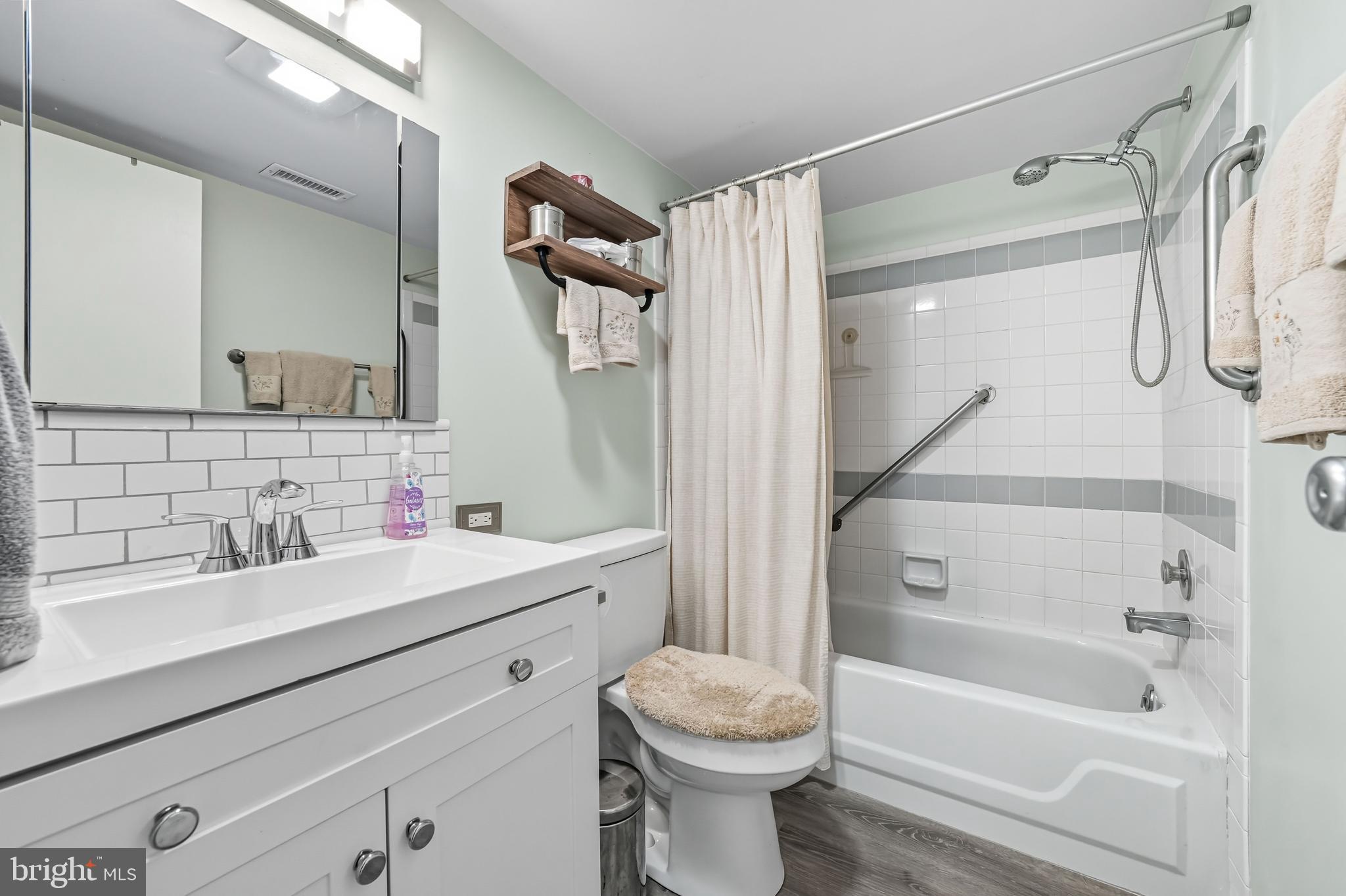 PAINTERS CROSSING - Residential