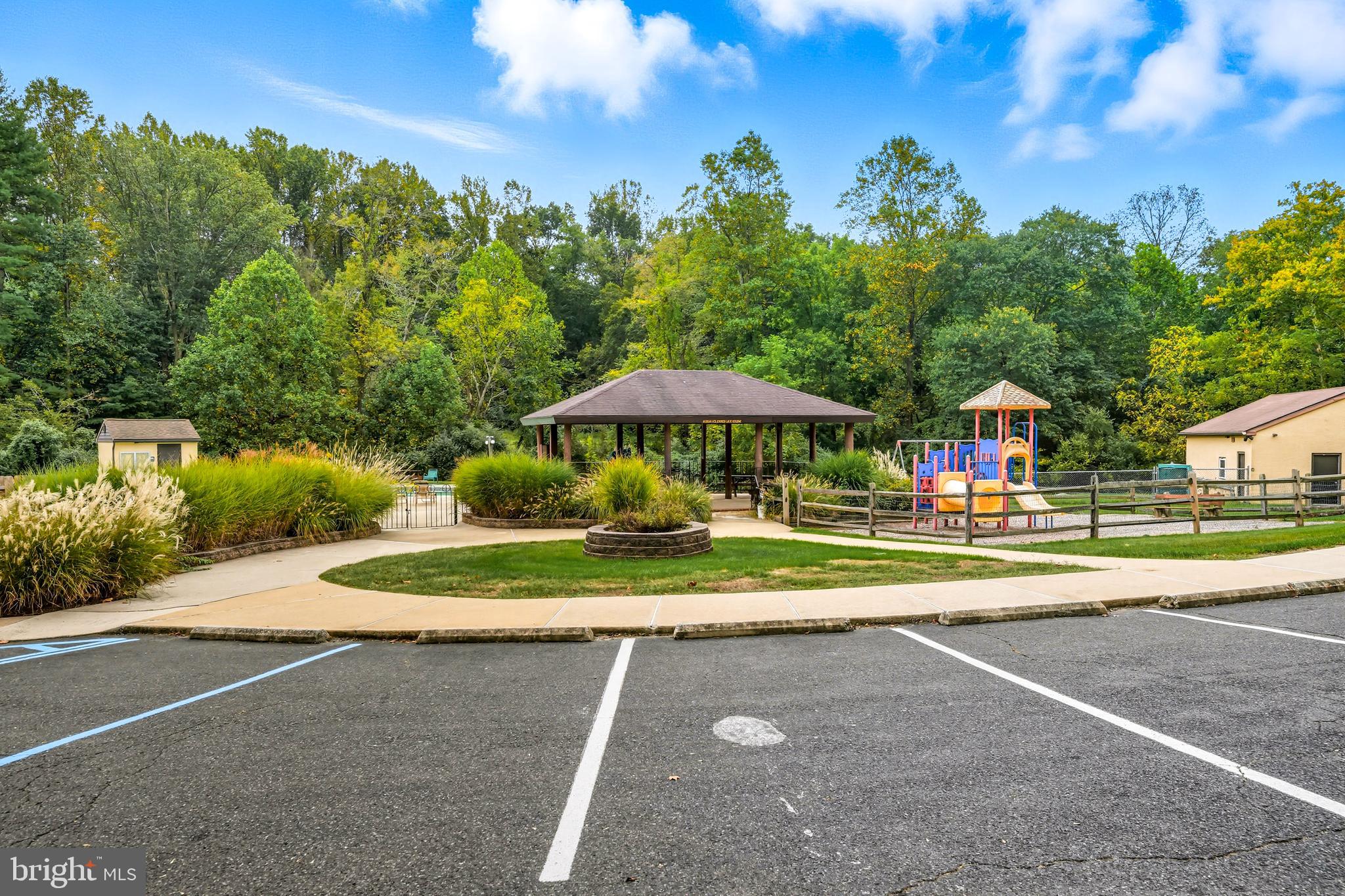 PAINTERS CROSSING - Residential