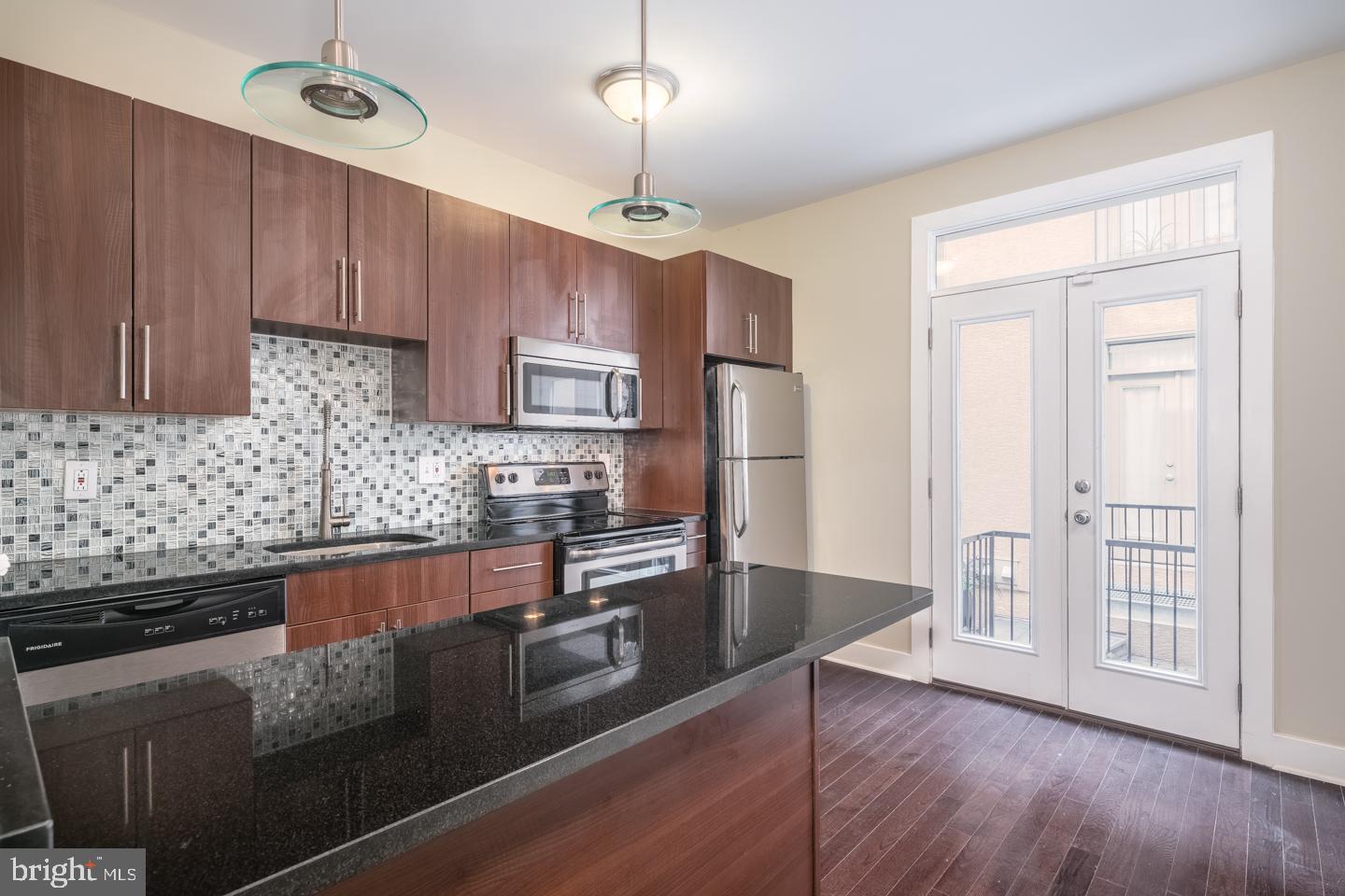 FAIRMOUNT - Residential Lease