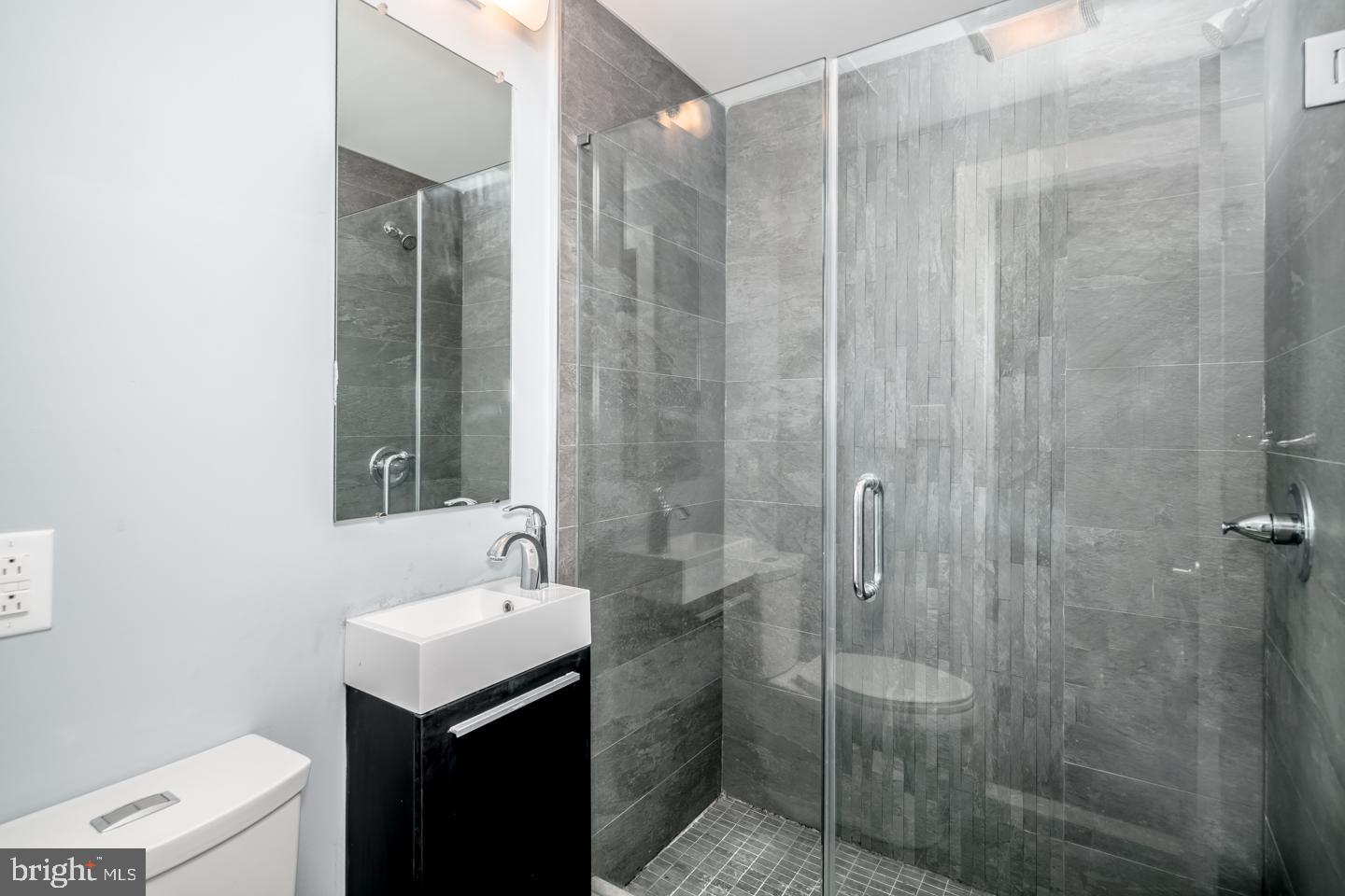 FAIRMOUNT - Residential Lease