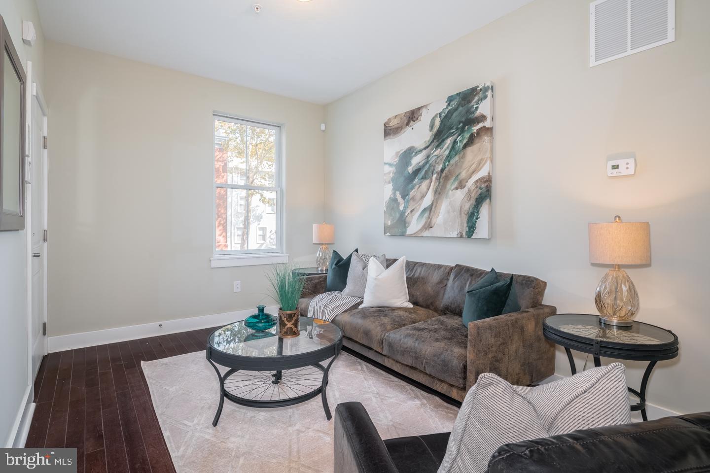 FAIRMOUNT - Residential Lease