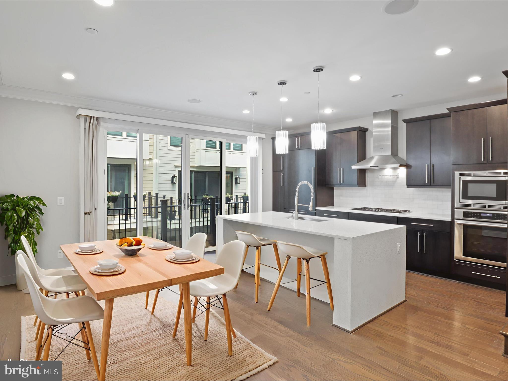 ROSSLYN - Residential Lease