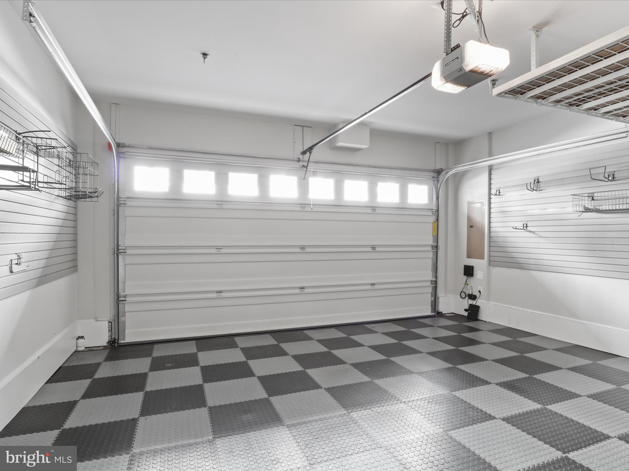 ROSSLYN - Residential Lease