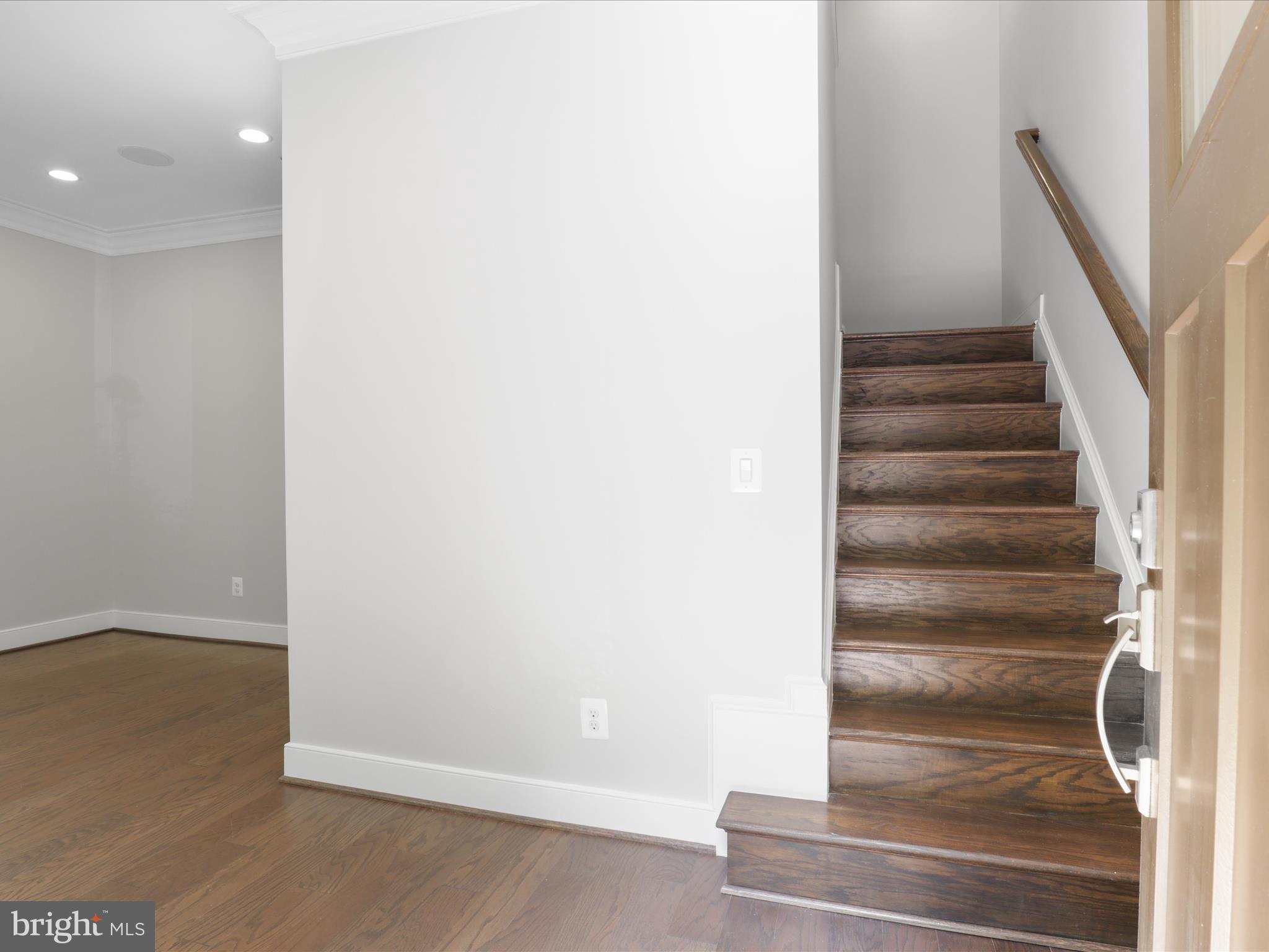 ROSSLYN - Residential Lease