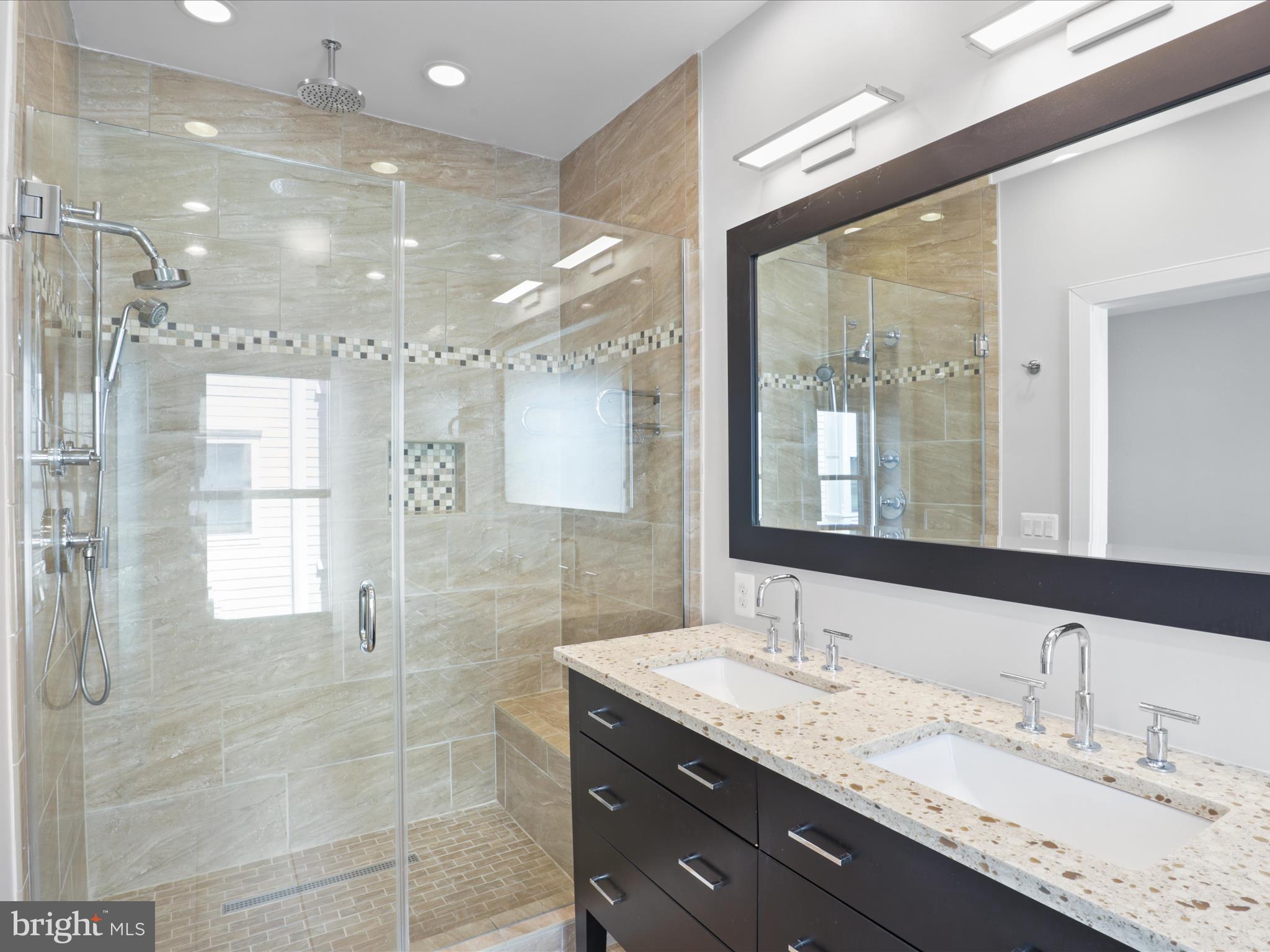 ROSSLYN - Residential Lease