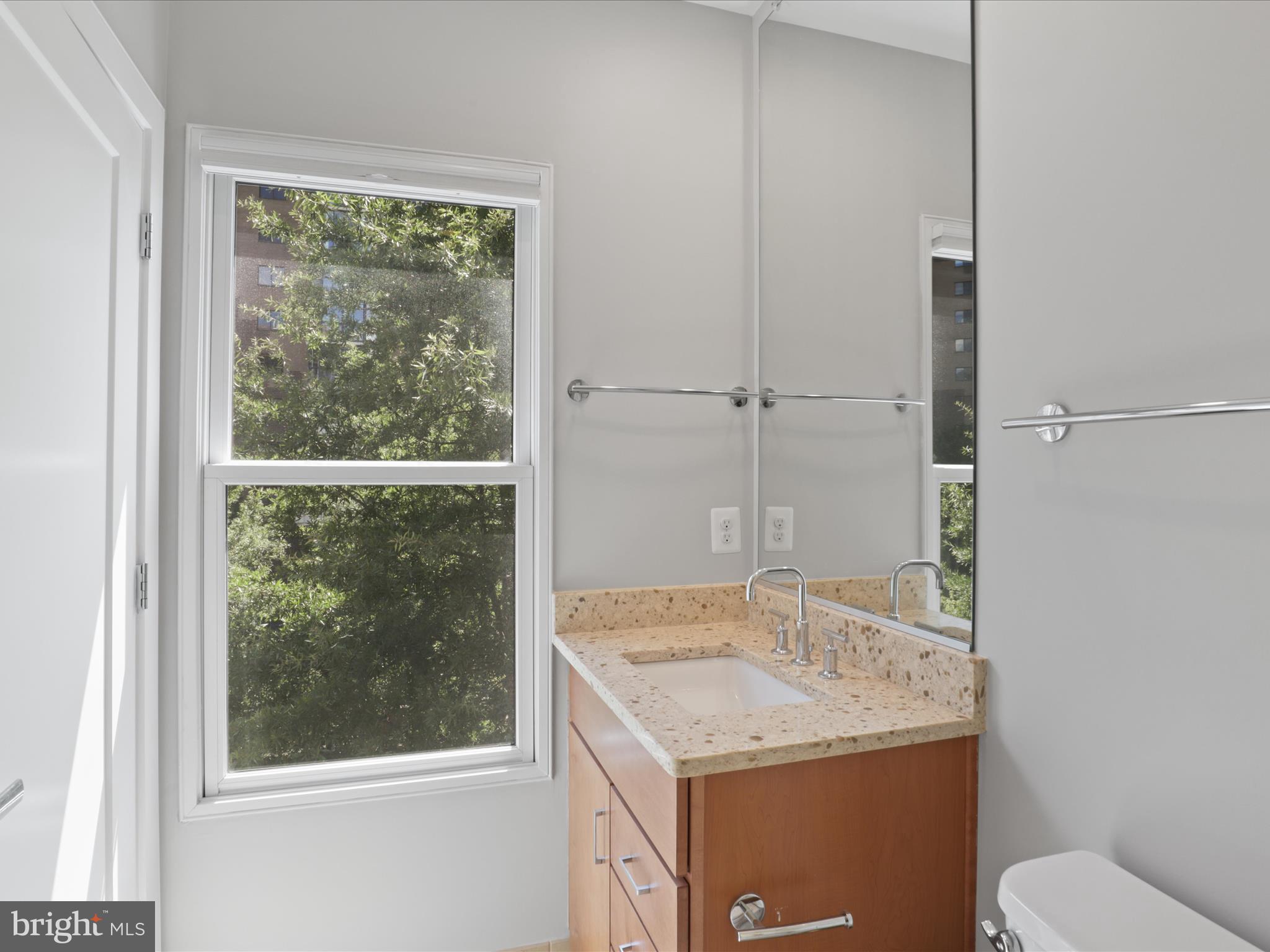 ROSSLYN - Residential Lease