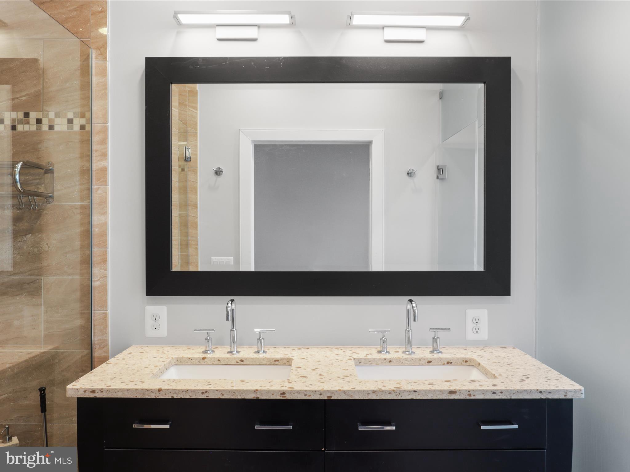 ROSSLYN - Residential Lease