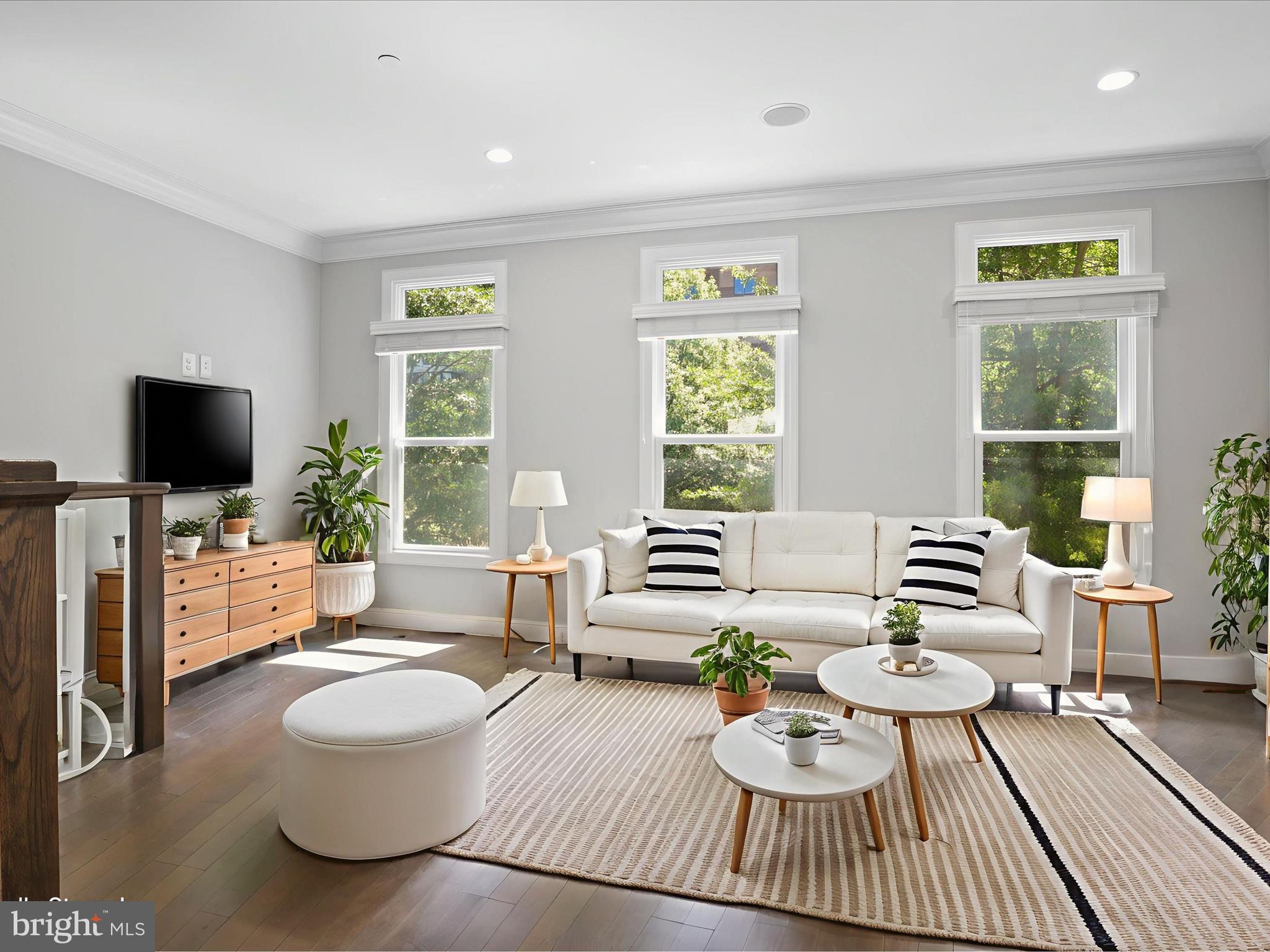 ROSSLYN - Residential Lease