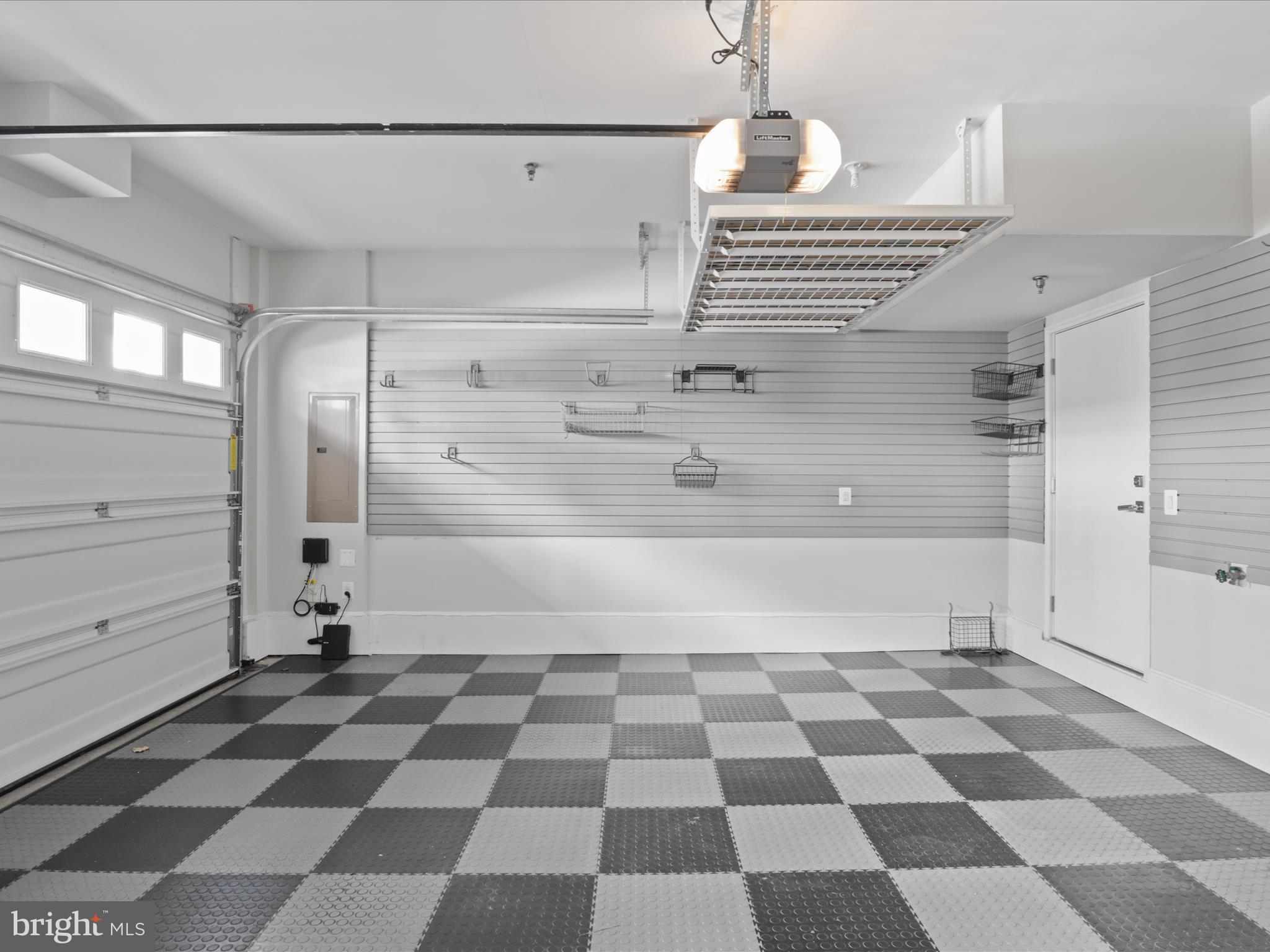 ROSSLYN - Residential Lease