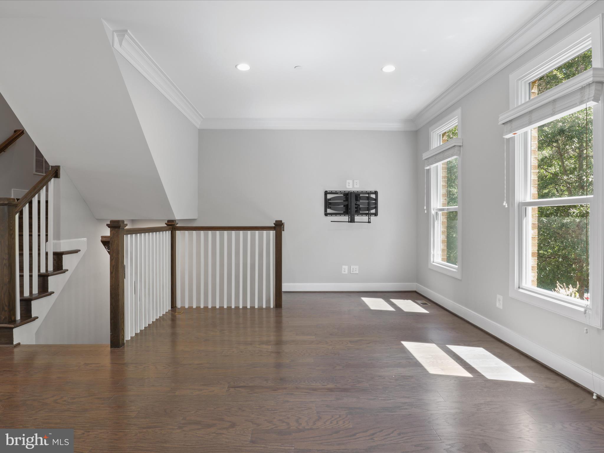 ROSSLYN - Residential Lease