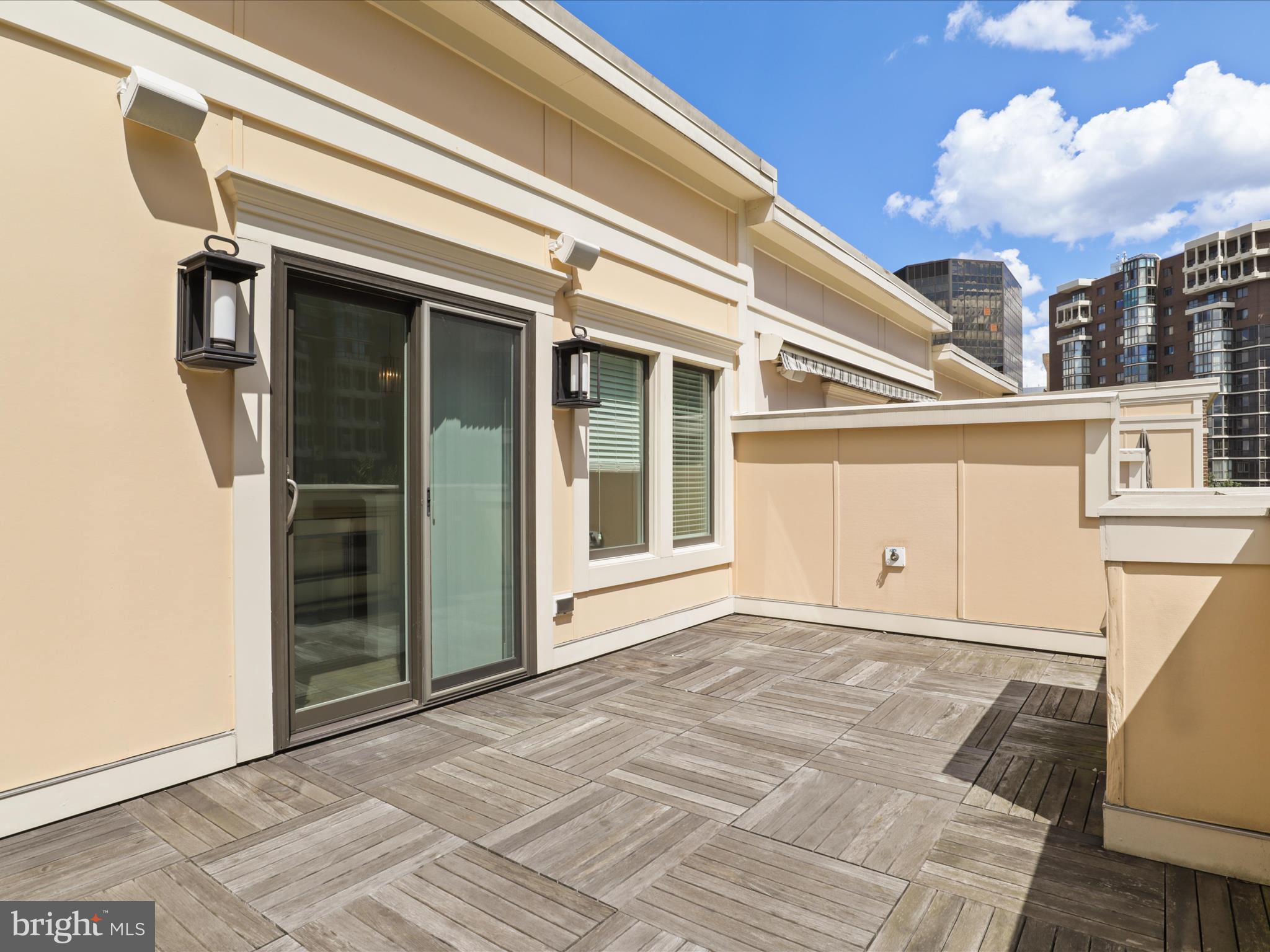 ROSSLYN - Residential Lease