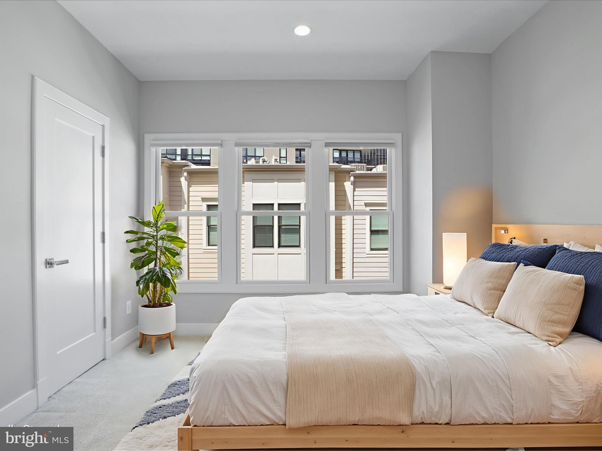 ROSSLYN - Residential Lease