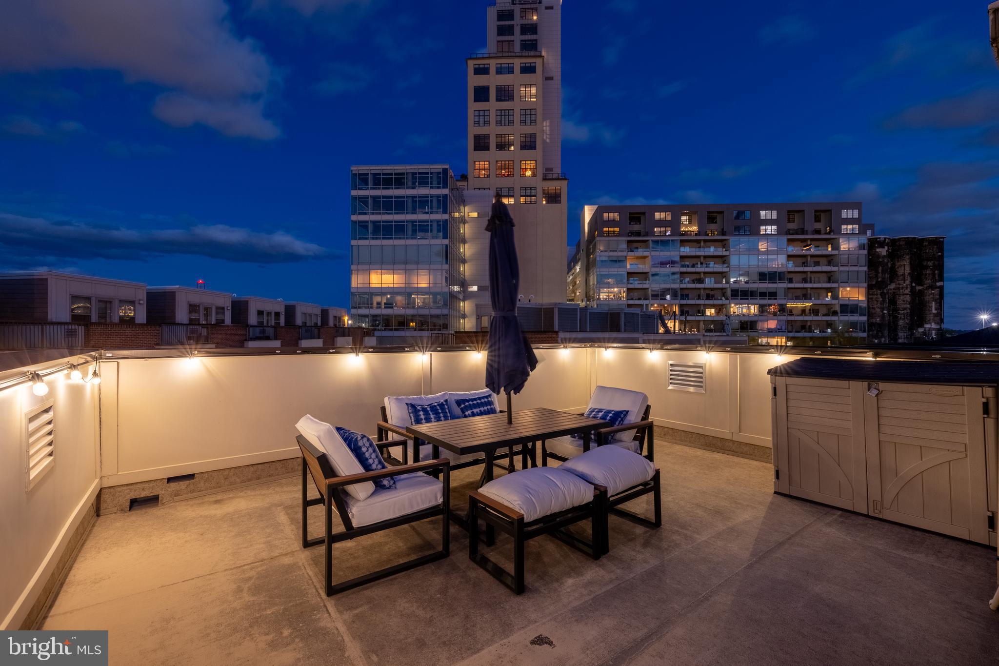 LOCUST POINT - Residential