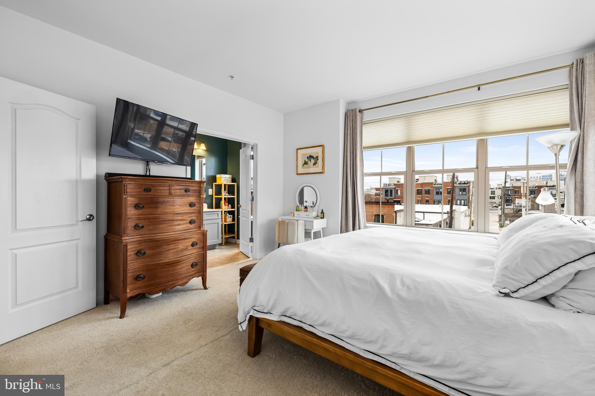 LOCUST POINT - Residential