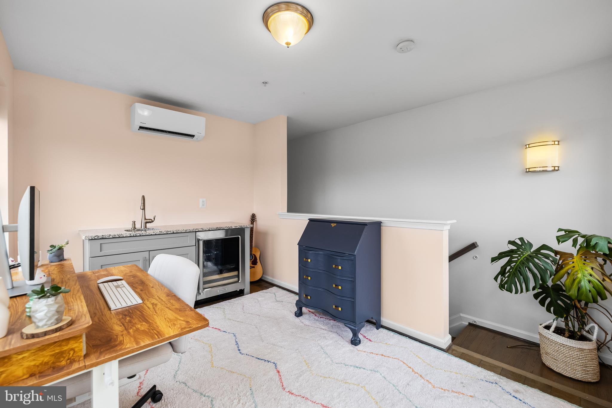 LOCUST POINT - Residential