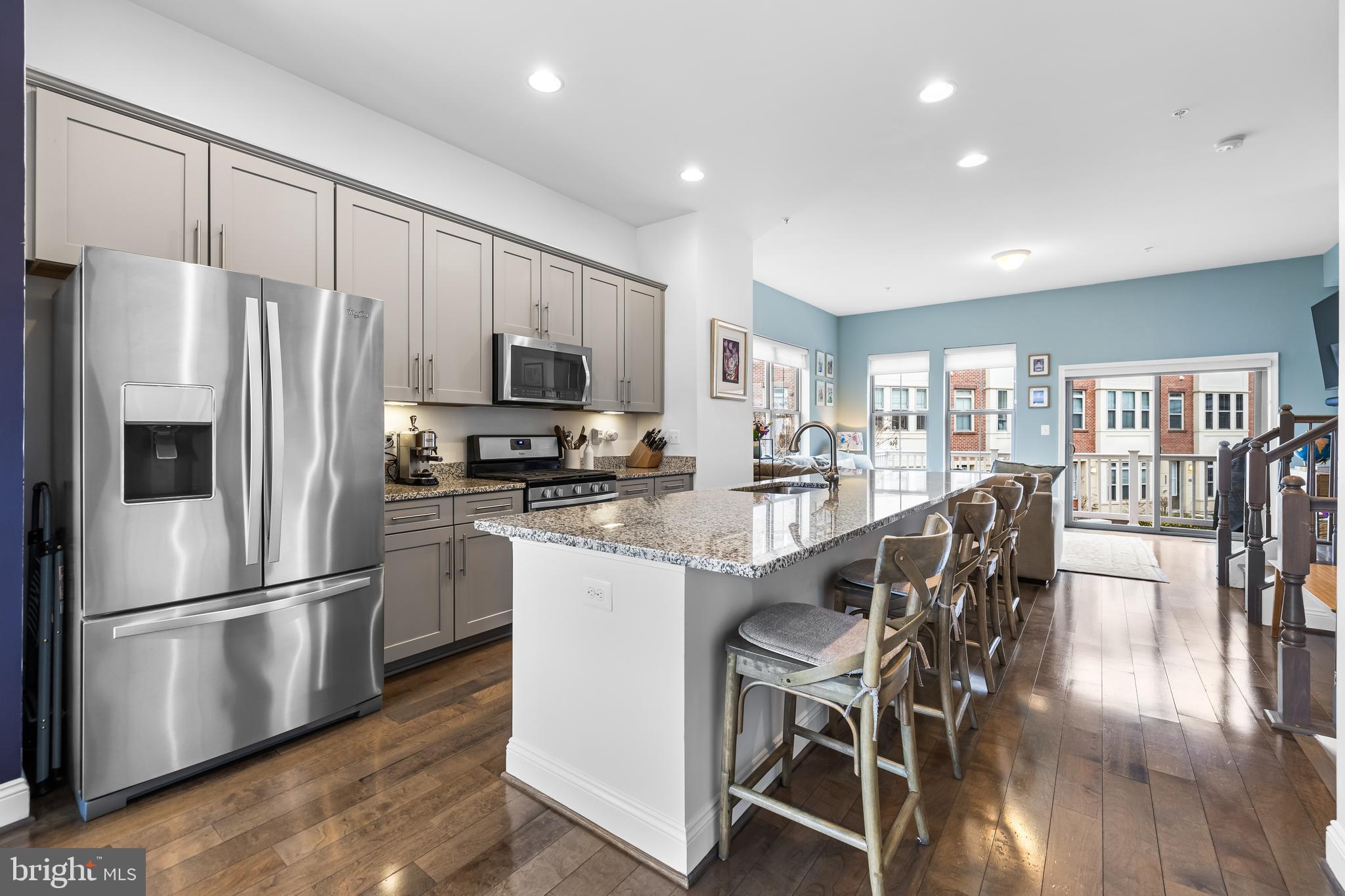 LOCUST POINT - Residential