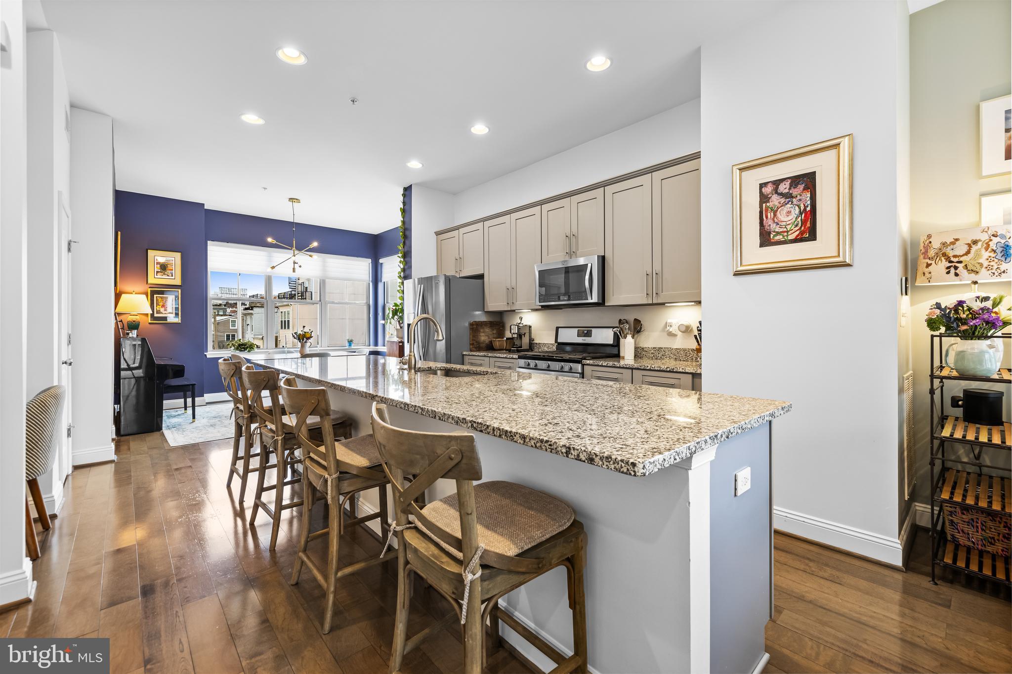 LOCUST POINT - Residential