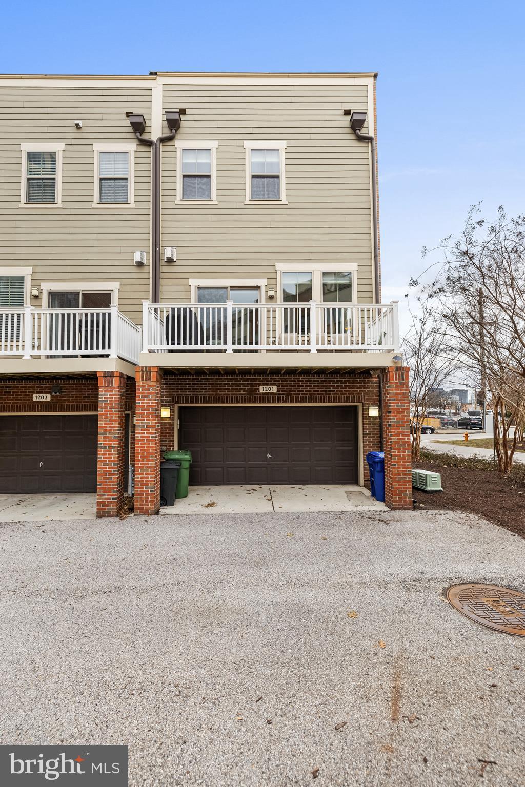 LOCUST POINT - Residential