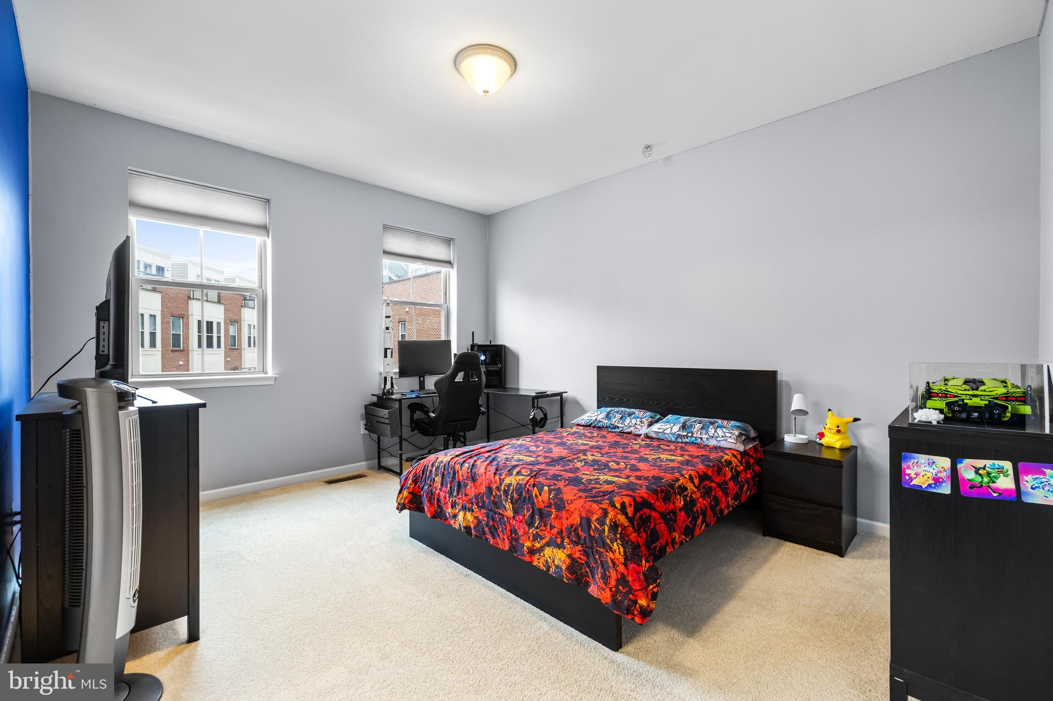 LOCUST POINT - Residential