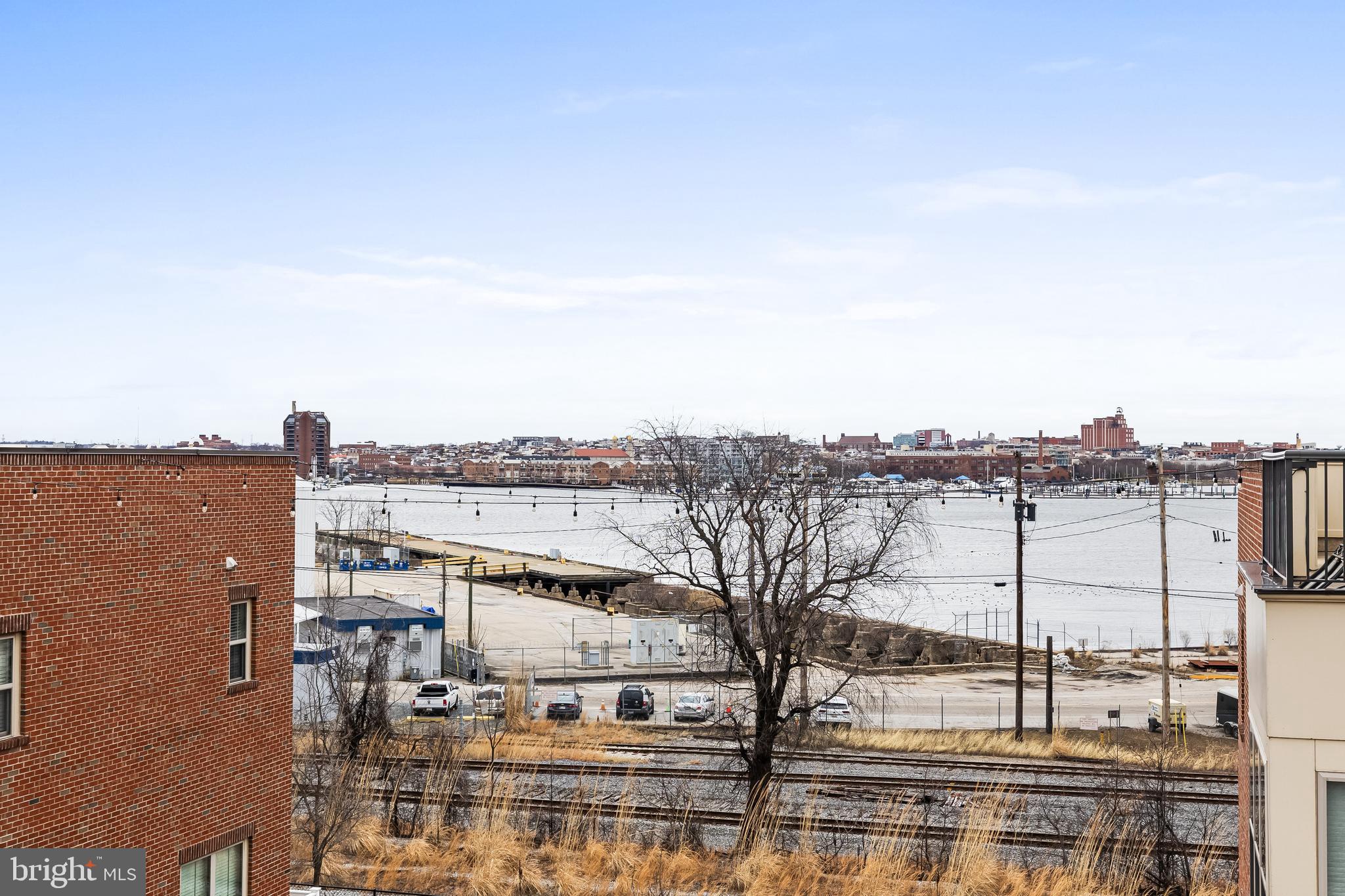 LOCUST POINT - Residential