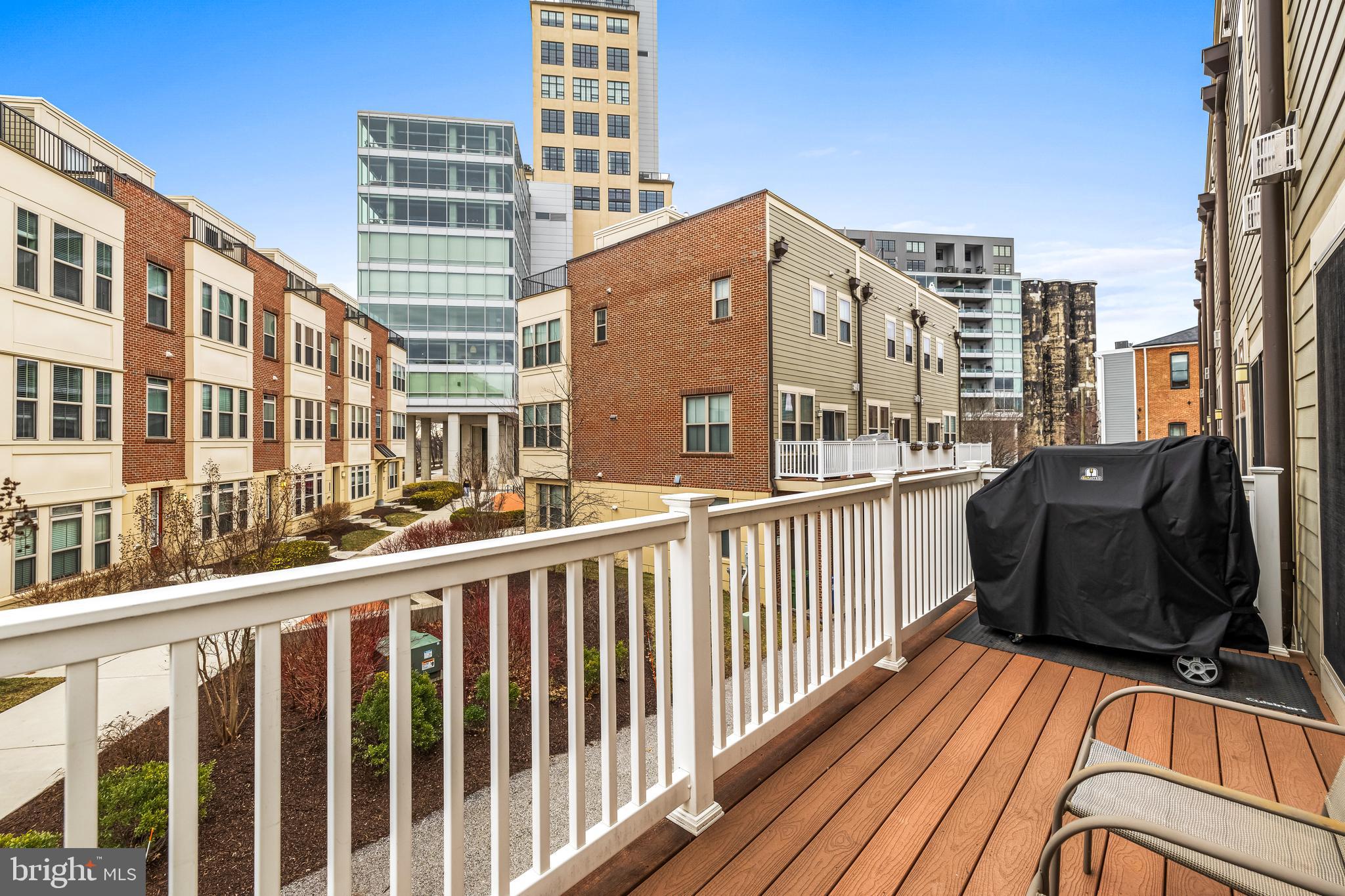 LOCUST POINT - Residential