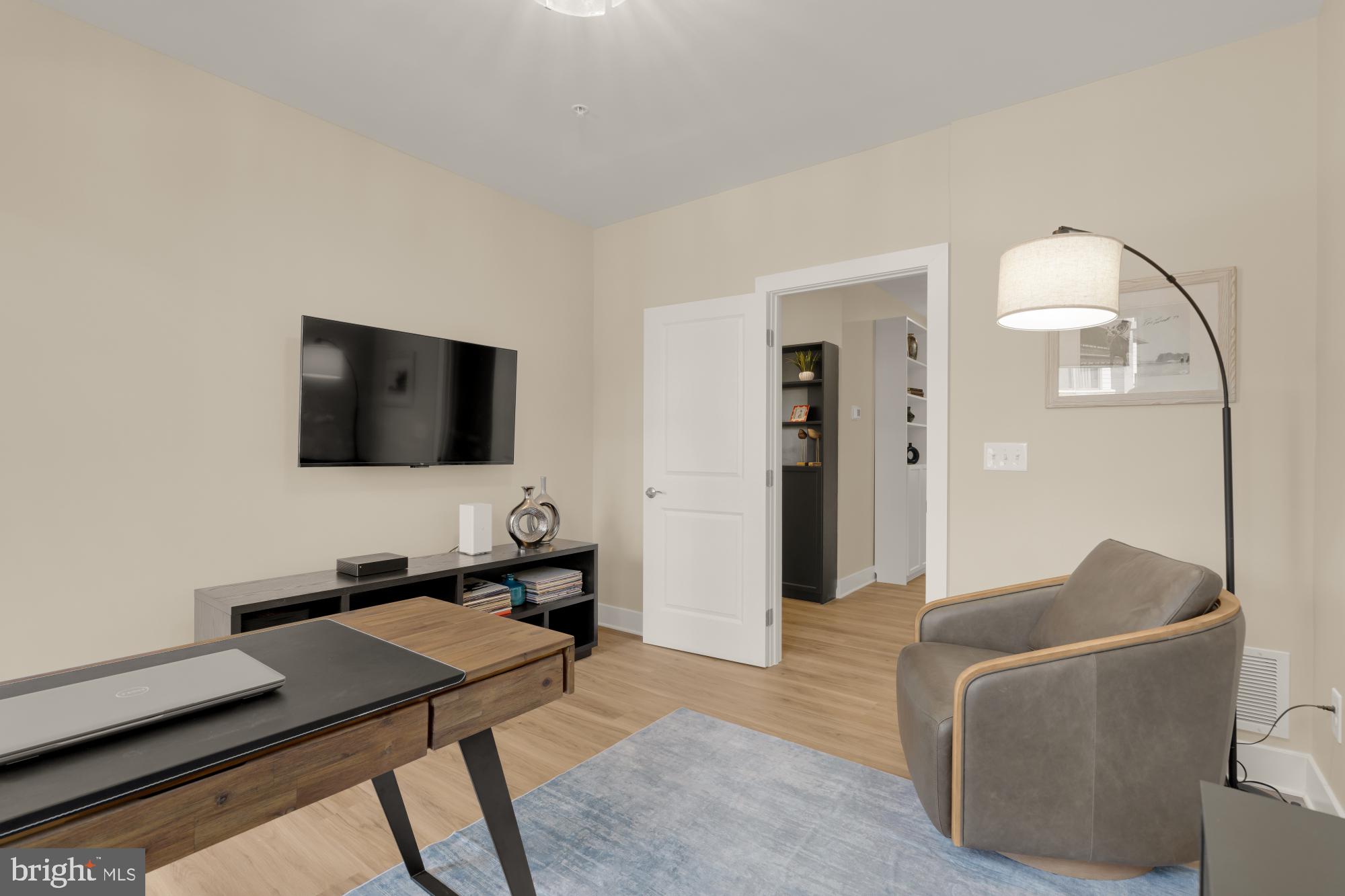 TALL OAKS - Residential