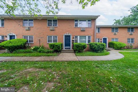 132 THE ORCHARD L EAST WINDSOR NJ 08512