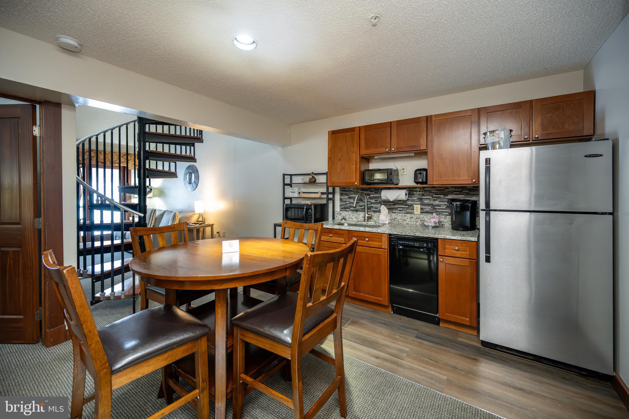 SILVER TREE SUITES - Residential