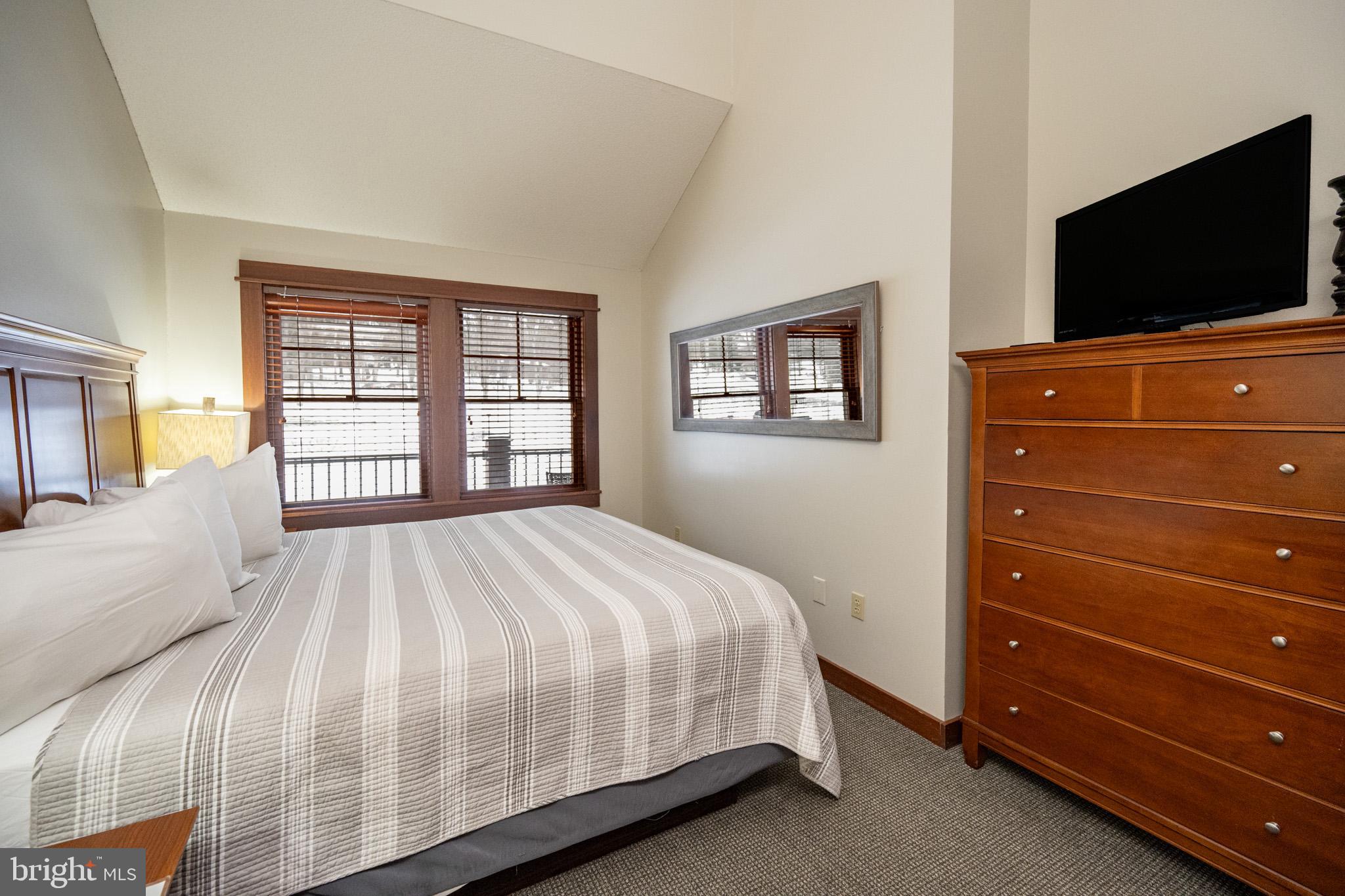 SILVER TREE SUITES - Residential