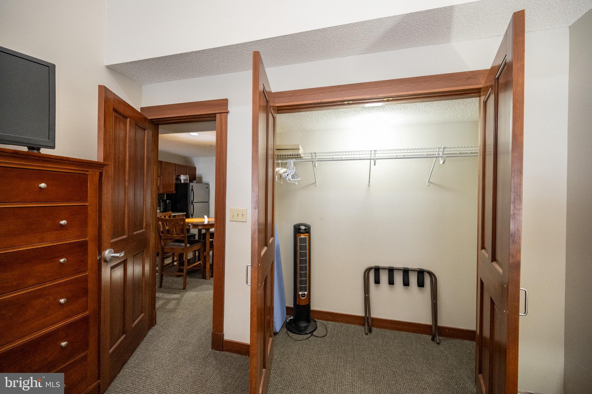 SILVER TREE SUITES - Residential