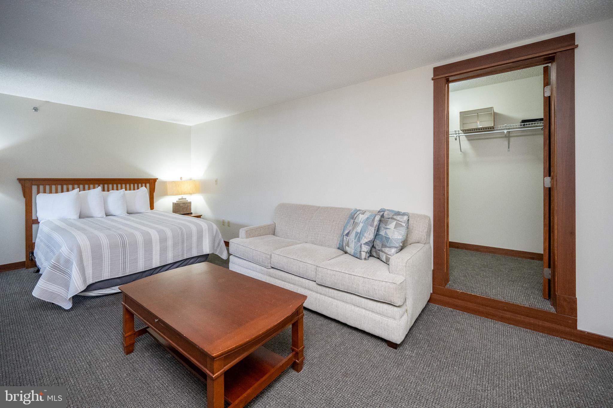 SILVER TREE SUITES - Residential