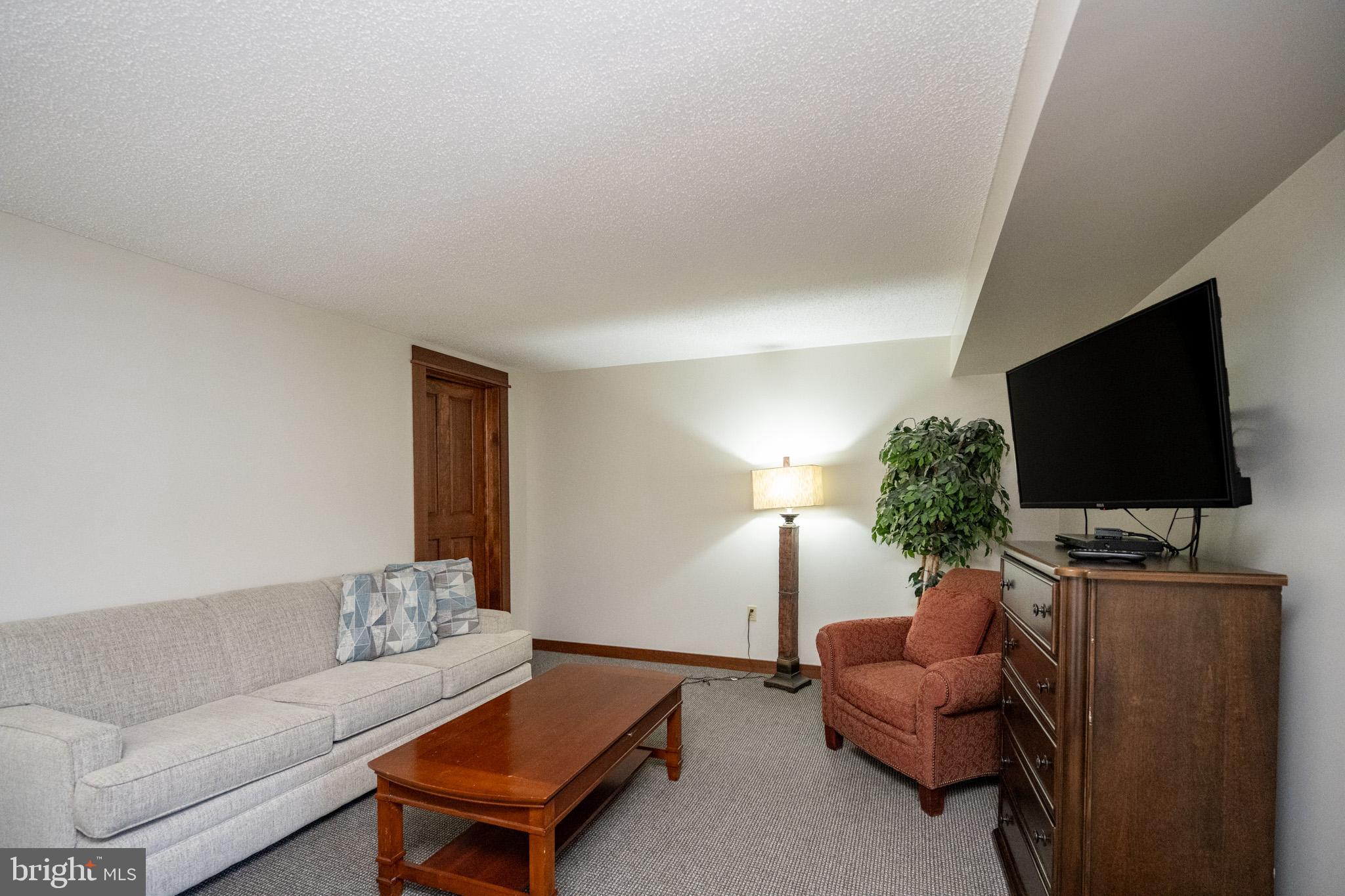 SILVER TREE SUITES - Residential