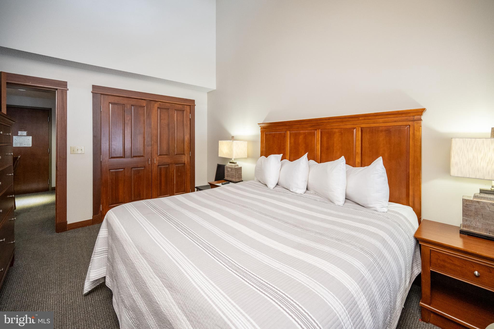 SILVER TREE SUITES - Residential