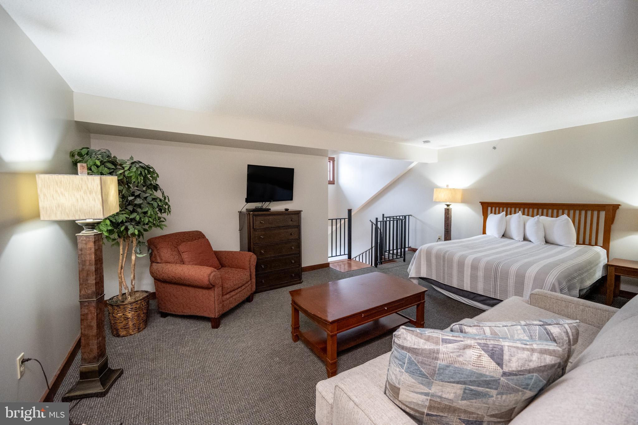 SILVER TREE SUITES - Residential