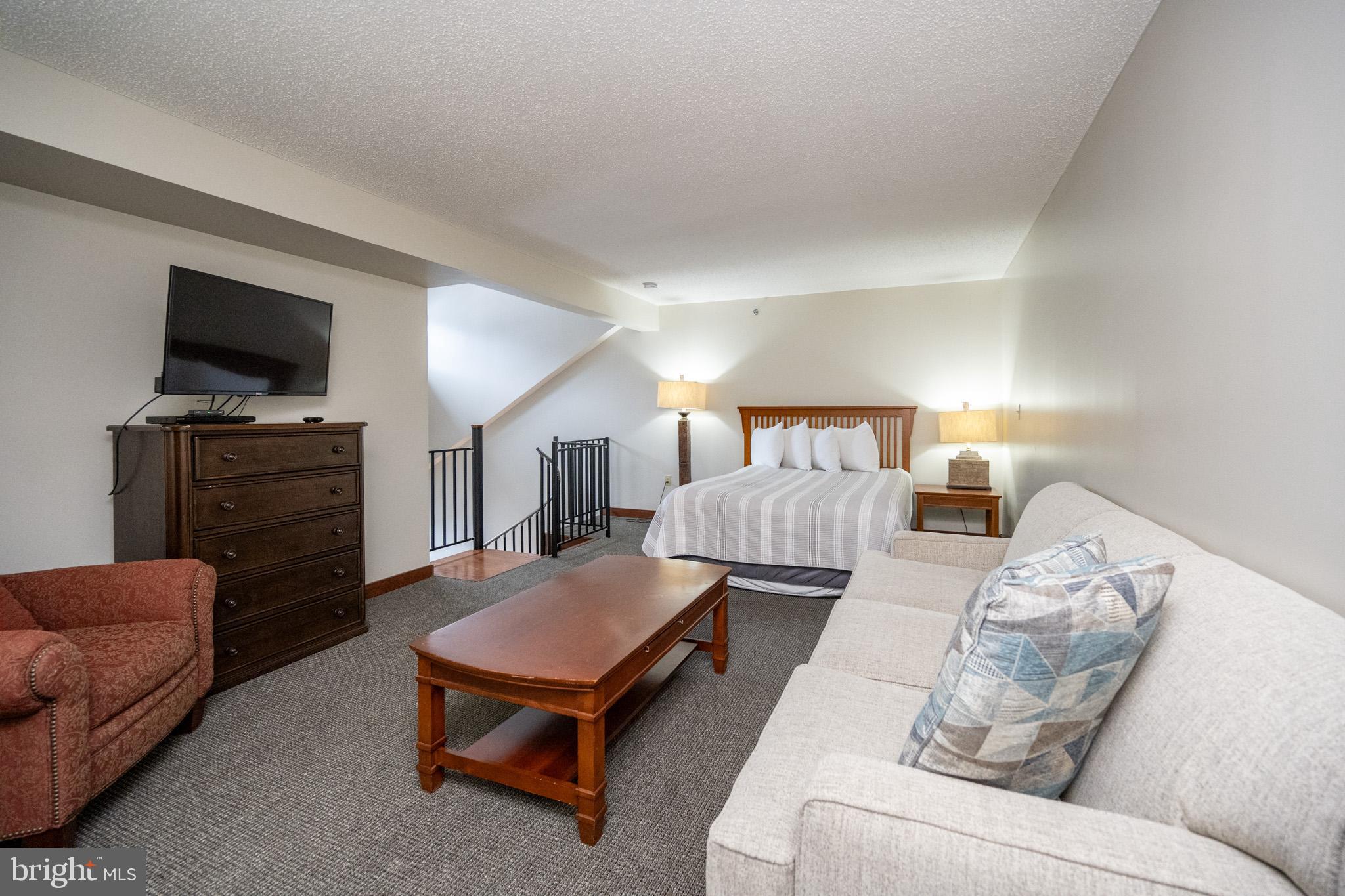 SILVER TREE SUITES - Residential