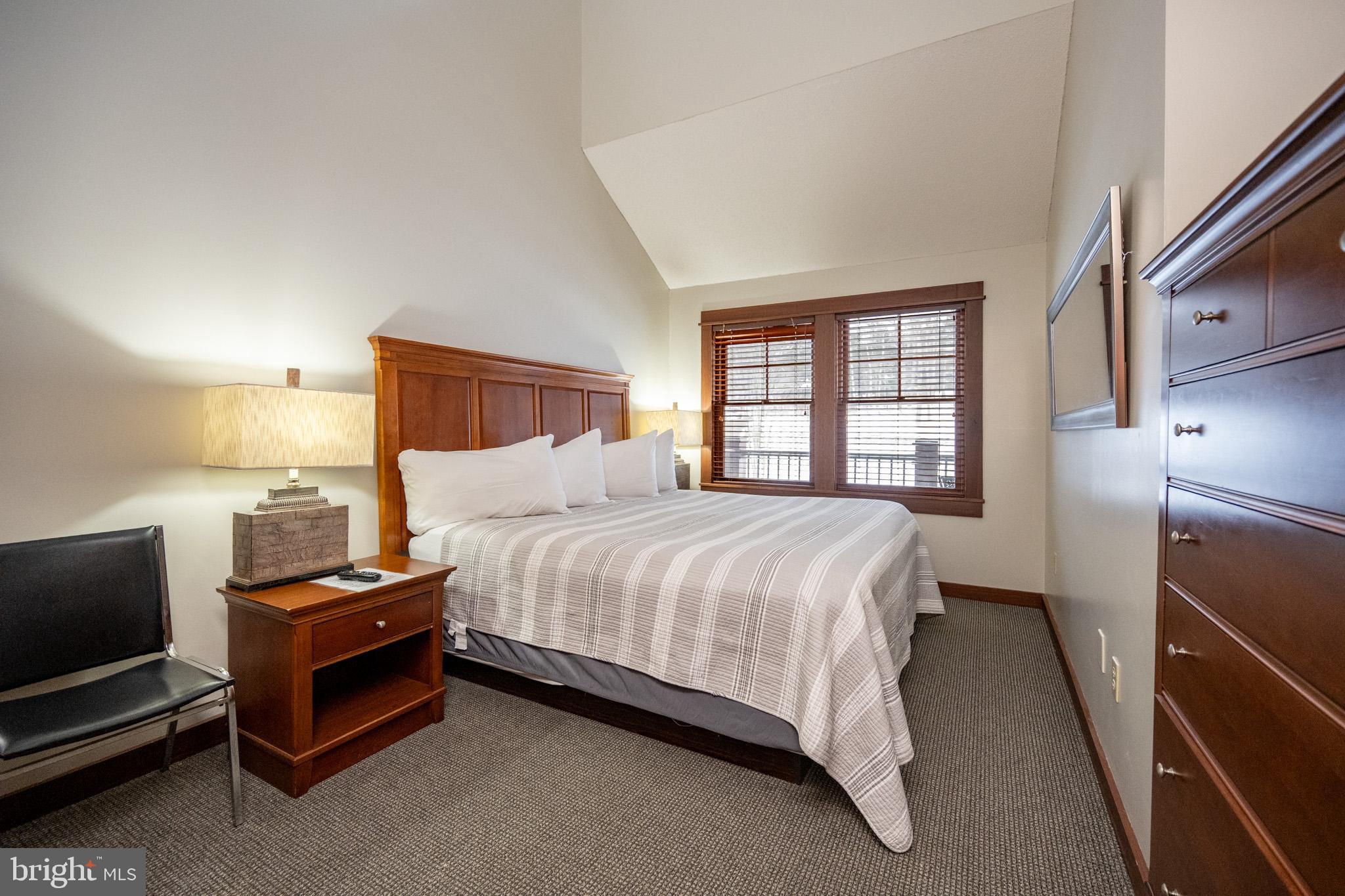 SILVER TREE SUITES - Residential