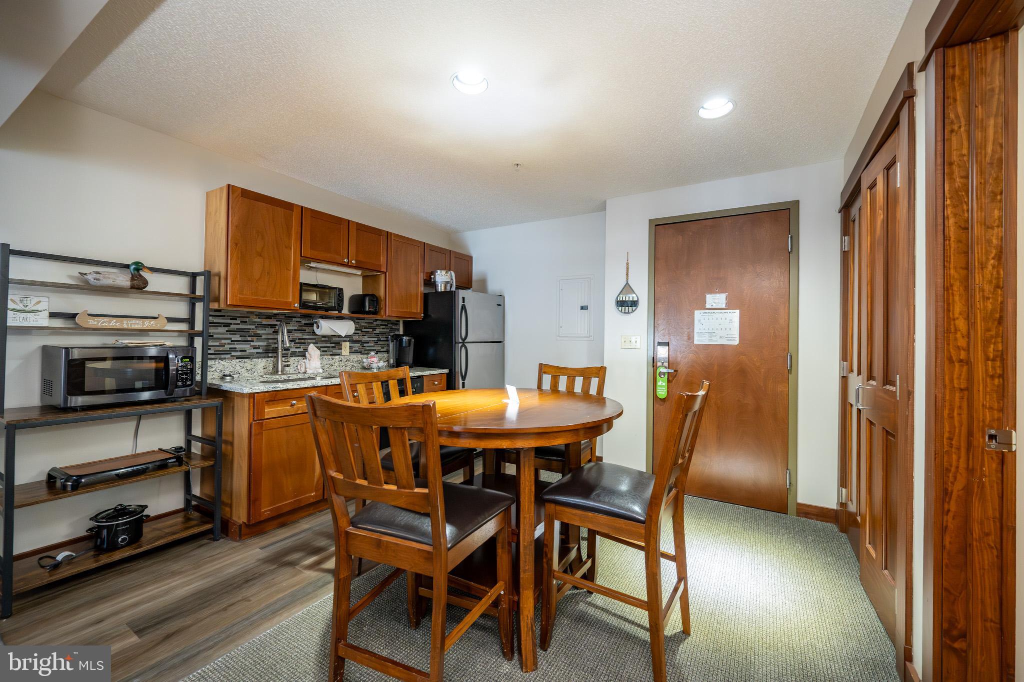 SILVER TREE SUITES - Residential