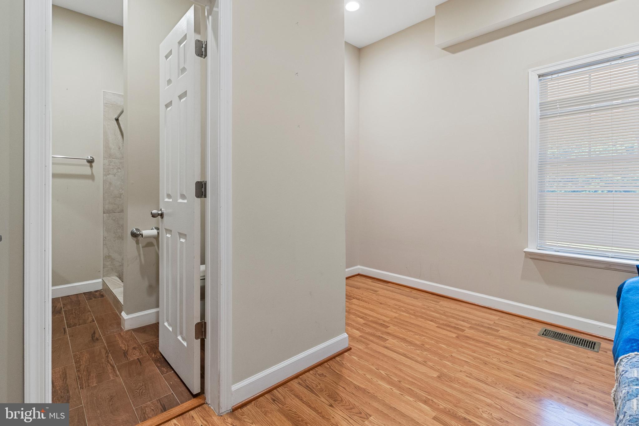 PT OLNEY OUT RES 3 - Residential