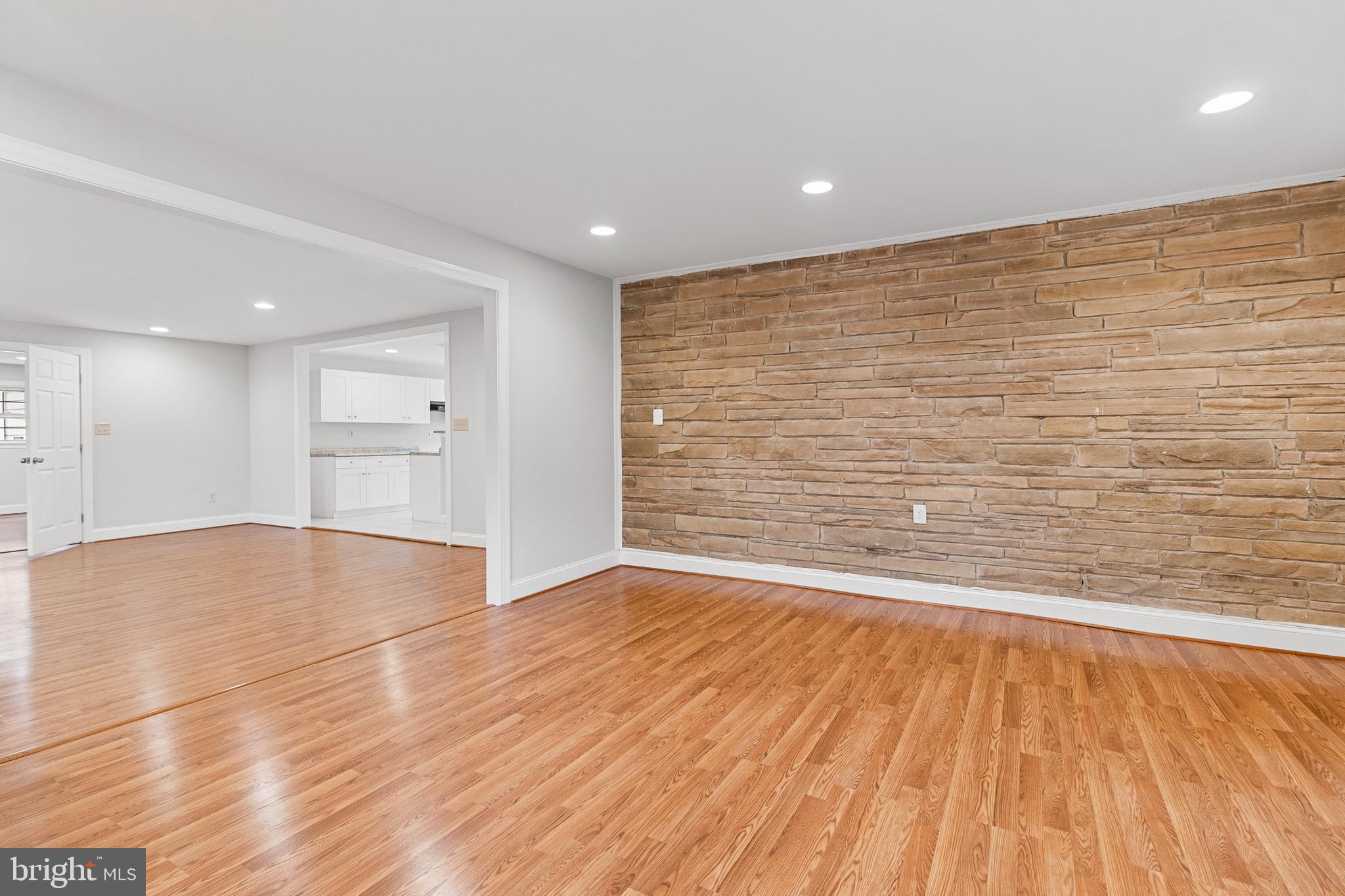 PT OLNEY OUT RES 3 - Residential