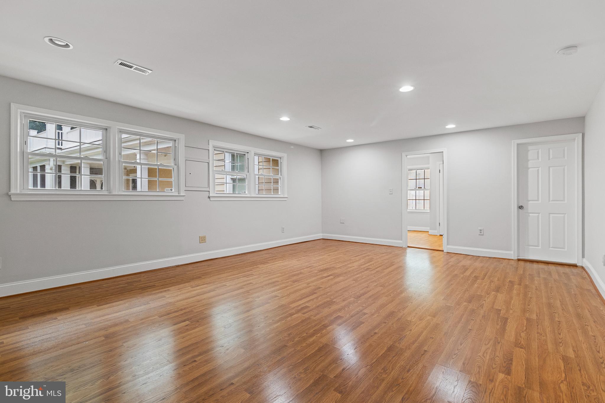 PT OLNEY OUT RES 3 - Residential