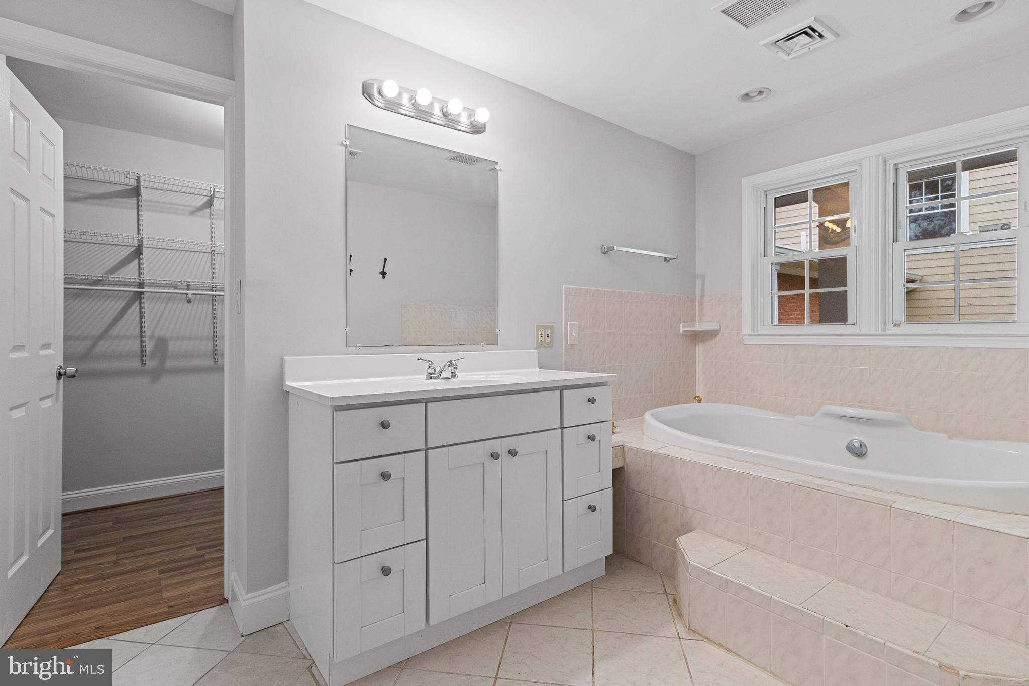 PT OLNEY OUT RES 3 - Residential