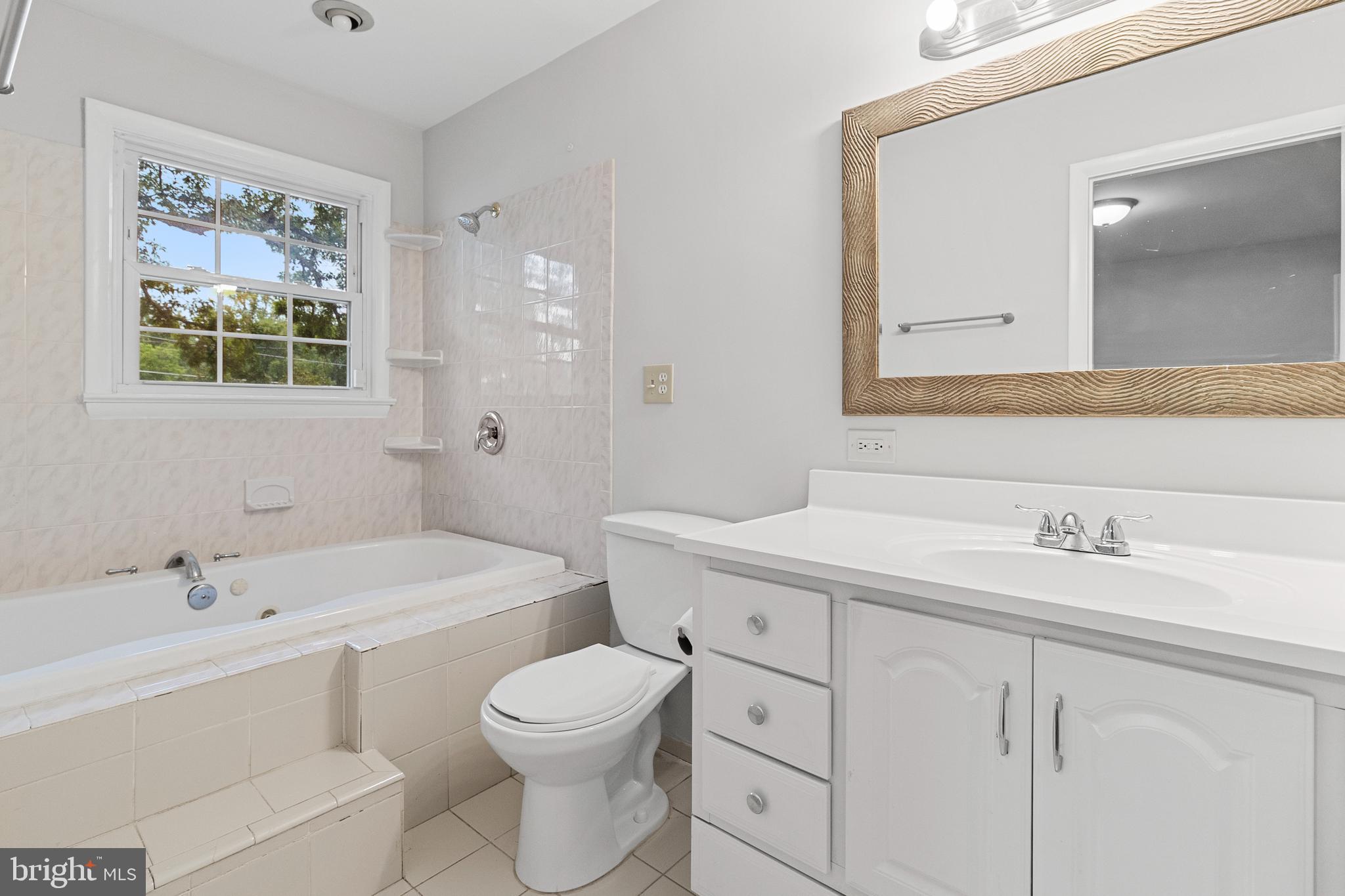 PT OLNEY OUT RES 3 - Residential